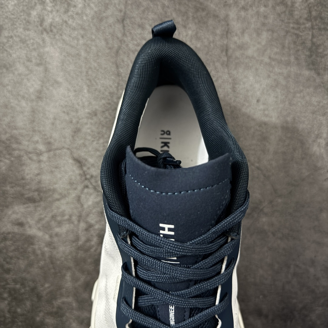图片[8]-【OG纯原】KITH x ON 昂跑联名 Cloudswift K-Tech 1 系列 3MG10775560 低帮休闲跑步鞋 大厂出品 原版有1比1打造 配件齐全 外贸专供 尺码最大做到46码 市面最高还原度版本 打造最强品质 没有之一 全新开发的鞋面结构，用高透气网布拼了大面积的合成麂皮。这种材质碰撞脱离了普通跑鞋的塑料感，更有时装质感；搭载了On的CloudTec缓震科技和Helion超级泡棉，全新的Cloudswift鞋底结构，脚感和支撑性都拉满，外底还直接刻上了Kith的字母组合，彰显联名身份；翻开鞋底，是定制的Kith Monogram老花外底，既保留了On的专业感，又带点Kith标志性的精致灰调。 尺码：36 36.5 37.5 38 38.5 39 40 40.5 41 42 42.5 43 44 44.5 45 46-选品中心