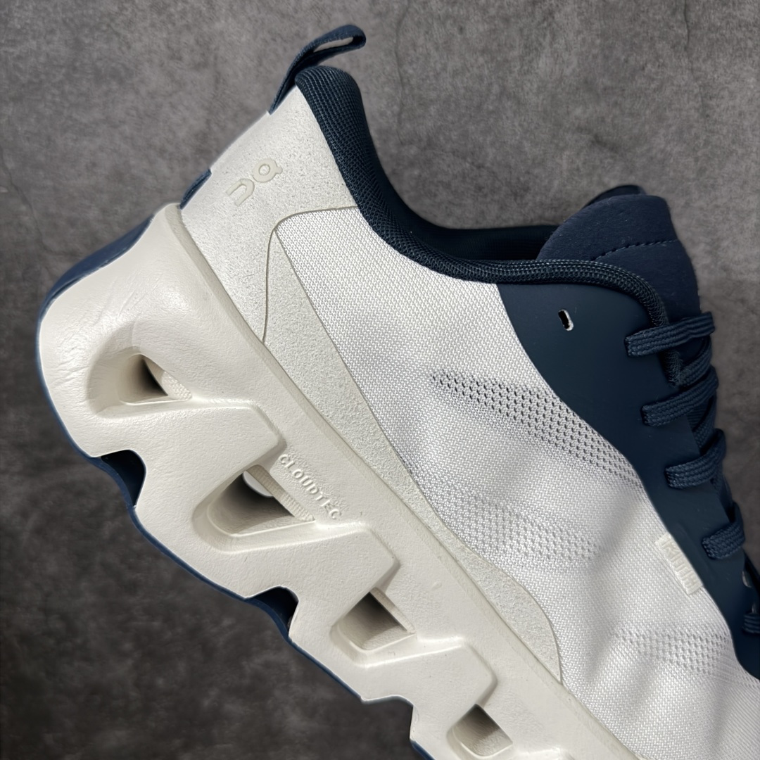 图片[7]-【OG纯原】KITH x ON 昂跑联名 Cloudswift K-Tech 1 系列 3MG10775560 低帮休闲跑步鞋 大厂出品 原版有1比1打造 配件齐全 外贸专供 尺码最大做到46码 市面最高还原度版本 打造最强品质 没有之一 全新开发的鞋面结构，用高透气网布拼了大面积的合成麂皮。这种材质碰撞脱离了普通跑鞋的塑料感，更有时装质感；搭载了On的CloudTec缓震科技和Helion超级泡棉，全新的Cloudswift鞋底结构，脚感和支撑性都拉满，外底还直接刻上了Kith的字母组合，彰显联名身份；翻开鞋底，是定制的Kith Monogram老花外底，既保留了On的专业感，又带点Kith标志性的精致灰调。 尺码：36 36.5 37.5 38 38.5 39 40 40.5 41 42 42.5 43 44 44.5 45 46-选品中心
