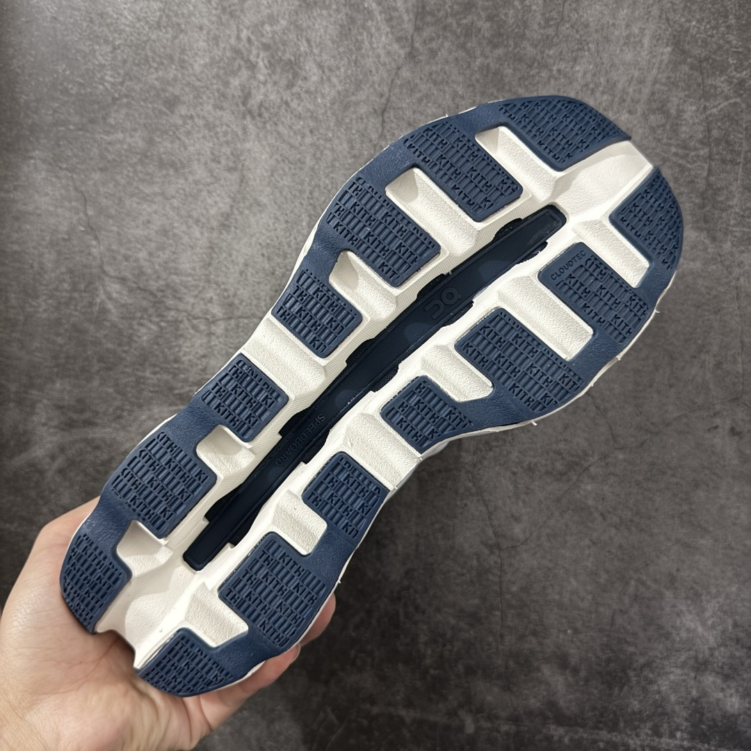 图片[9]-【OG纯原】KITH x ON 昂跑联名 Cloudswift K-Tech 1 系列 3MG10775560 低帮休闲跑步鞋 大厂出品 原版有1比1打造 配件齐全 外贸专供 尺码最大做到46码 市面最高还原度版本 打造最强品质 没有之一 全新开发的鞋面结构，用高透气网布拼了大面积的合成麂皮。这种材质碰撞脱离了普通跑鞋的塑料感，更有时装质感；搭载了On的CloudTec缓震科技和Helion超级泡棉，全新的Cloudswift鞋底结构，脚感和支撑性都拉满，外底还直接刻上了Kith的字母组合，彰显联名身份；翻开鞋底，是定制的Kith Monogram老花外底，既保留了On的专业感，又带点Kith标志性的精致灰调。 尺码：36 36.5 37.5 38 38.5 39 40 40.5 41 42 42.5 43 44 44.5 45 46-选品中心