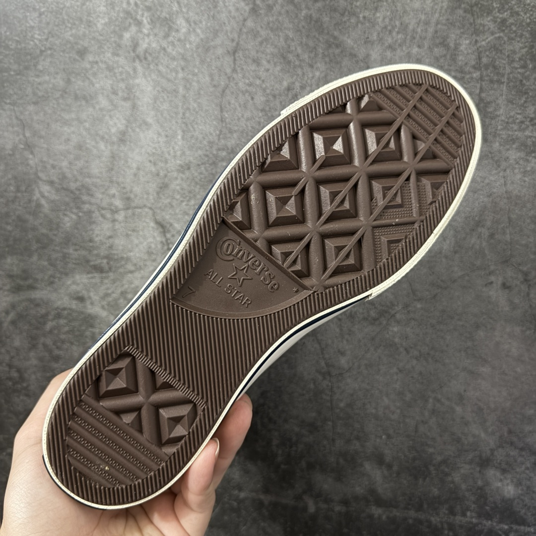 图片[9]-【虎扑2.0小头版】 Converse Chuck All Star 1970S 经典款潮流耐磨帆布鞋 白高 A09556C 全新开发 不仅仅为小鞋头 细节 材料 做工 全方位升级 经典永不过时 十年老厂出品 平台正品订单 超稳定的品控清洁度 全套原厂材料配置 原厂硫化工艺 油性扁平尖头 原厂楦头纸板数据 一体化超软蓝底加持 超软EVA鞋垫 后掌灰色缓震胶 脚感一比一还原 耐磨橡胶大底 越南产内外标 原盒黑色吊牌 超高清洁度 随意冲正 如有更好白送 尺码：35 36 36.5 37 37.5 38 39 39.5 40 41 41.5 42 42.5 43 44-选品中心