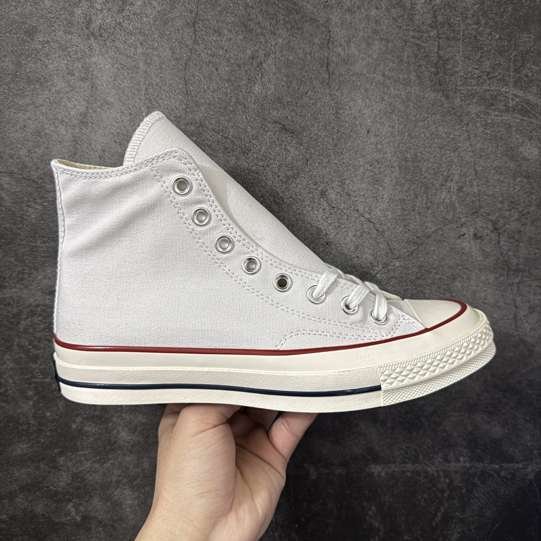 【虎扑2.0小头版】 Converse Chuck All Star 1970S 经典款潮流耐磨帆布鞋 白高 A09556C 全新开发 不仅仅为小鞋头 细节 材料 做工 全方位升级 经典永不过时 十年老厂出品 平台正品订单 超稳定的品控清洁度 全套原厂材料配置 原厂硫化工艺 油性扁平尖头 原厂楦头纸板数据 一体化超软蓝底加持 超软EVA鞋垫 后掌灰色缓震胶 脚感一比一还原 耐磨橡胶大底 越南产内外标 原盒黑色吊牌 超高清洁度 随意冲正 如有更好白送 尺码：35 36 36.5 37 37.5 38 39 39.5 40 41 41.5 42 42.5 43 44-选品中心