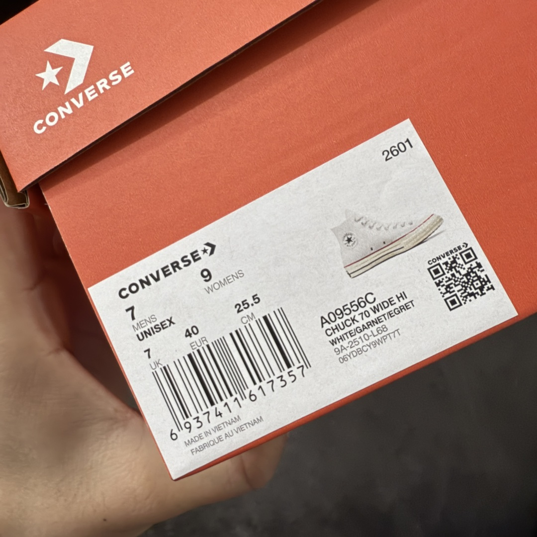 图片[12]-【虎扑2.0小头版】 Converse Chuck All Star 1970S 经典款潮流耐磨帆布鞋 白高 A09556C 全新开发 不仅仅为小鞋头 细节 材料 做工 全方位升级 经典永不过时 十年老厂出品 平台正品订单 超稳定的品控清洁度 全套原厂材料配置 原厂硫化工艺 油性扁平尖头 原厂楦头纸板数据 一体化超软蓝底加持 超软EVA鞋垫 后掌灰色缓震胶 脚感一比一还原 耐磨橡胶大底 越南产内外标 原盒黑色吊牌 超高清洁度 随意冲正 如有更好白送 尺码：35 36 36.5 37 37.5 38 39 39.5 40 41 41.5 42 42.5 43 44-选品中心