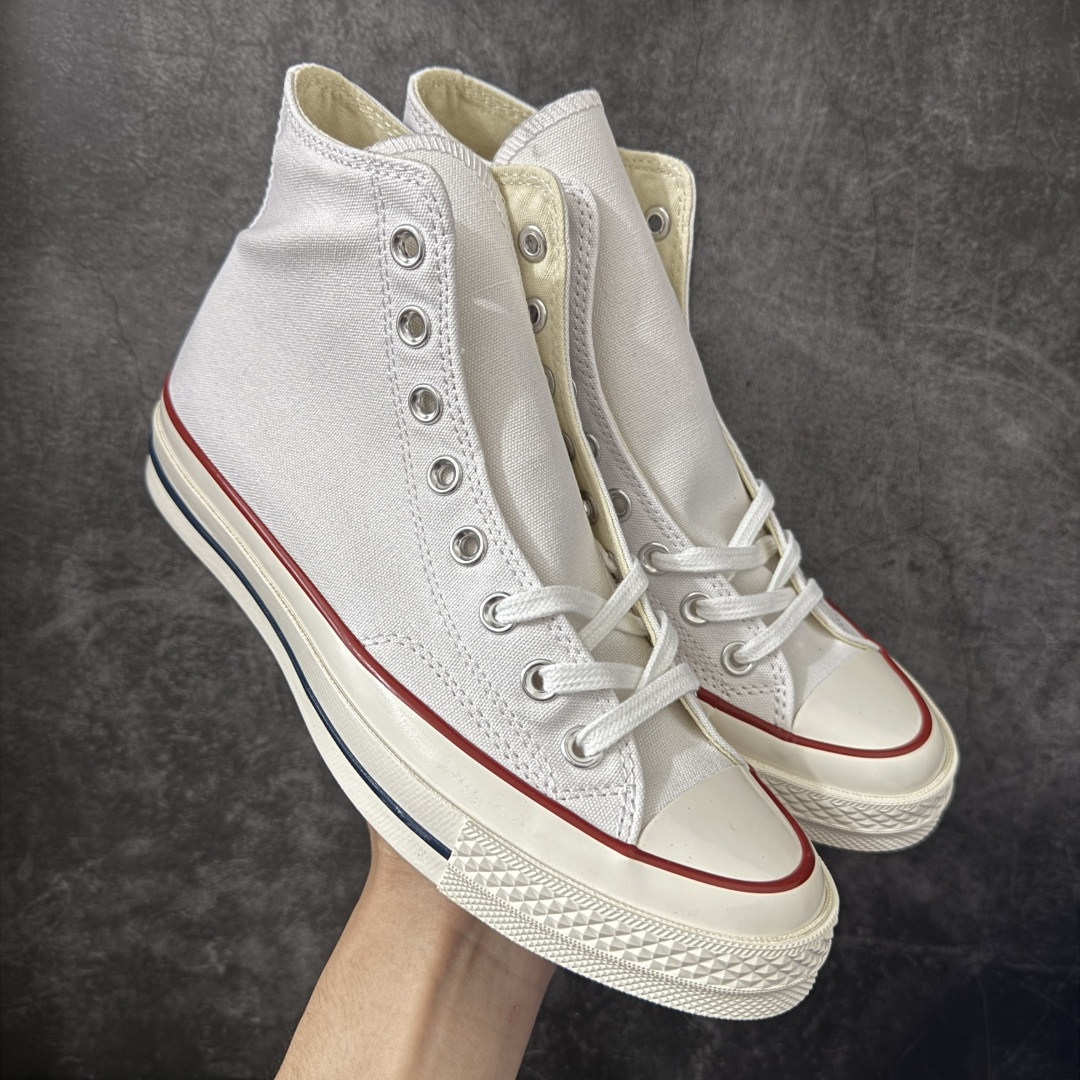 【虎扑2.0小头版】 Converse Chuck All Star 1970S 经典款潮流耐磨帆布鞋 白高 A09556C 全新开发 不仅仅为小鞋头 细节 材料 做工 全方位升级 经典永不过时 十年老厂出品 平台正品订单 超稳定的品控清洁度 全套原厂材料配置 原厂硫化工艺 油性扁平尖头 原厂楦头纸板数据 一体化超软蓝底加持 超软EVA鞋垫 后掌灰色缓震胶 脚感一比一还原 耐磨橡胶大底 越南产内外标 原盒黑色吊牌 超高清洁度 随意冲正 如有更好白送 尺码：35 36 36.5 37 37.5 38 39 39.5 40 41 41.5 42 42.5 43 44-选品中心