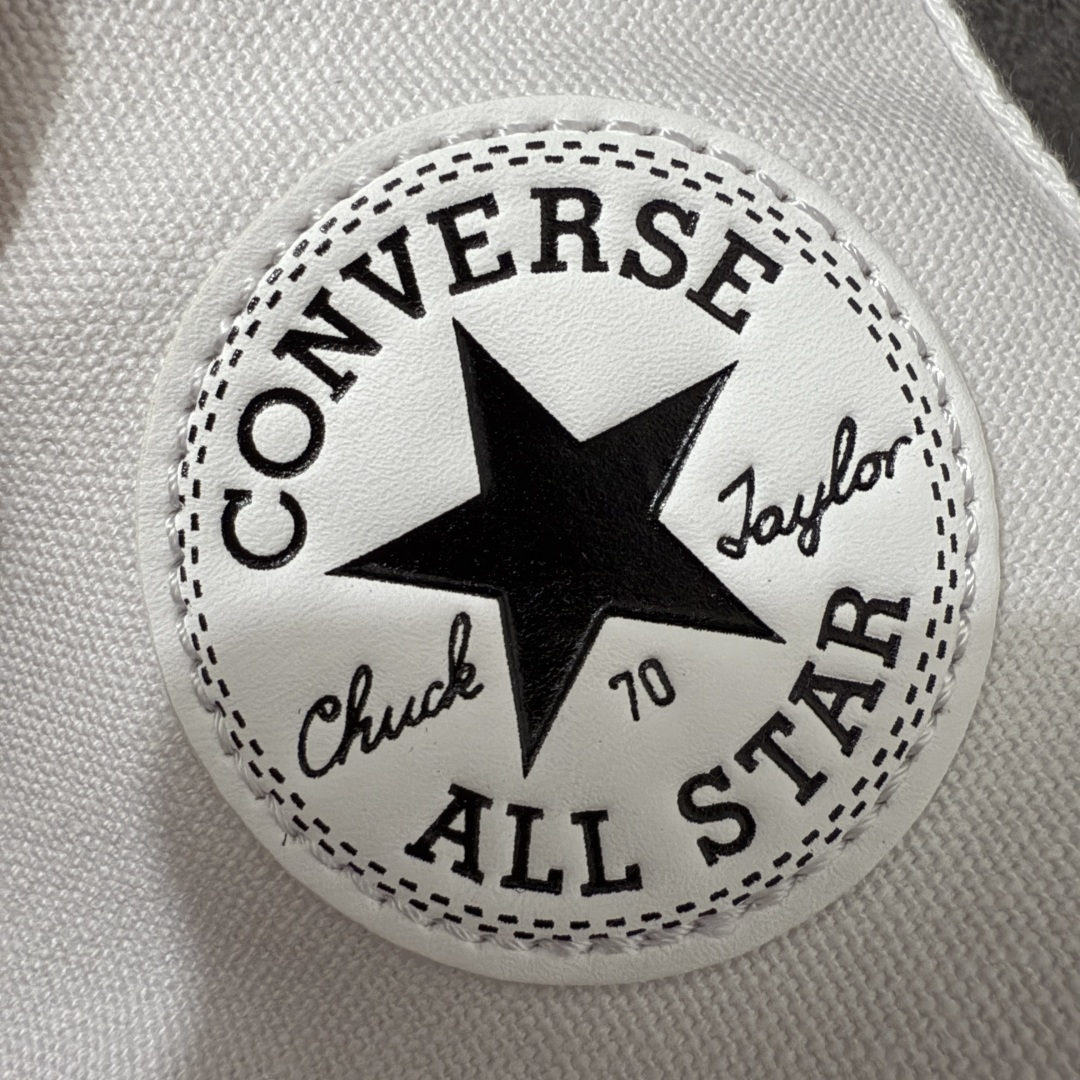 图片[6]-【虎扑2.0小头版】 Converse Chuck All Star 1970S 经典款潮流耐磨帆布鞋 白高 A09556C 全新开发 不仅仅为小鞋头 细节 材料 做工 全方位升级 经典永不过时 十年老厂出品 平台正品订单 超稳定的品控清洁度 全套原厂材料配置 原厂硫化工艺 油性扁平尖头 原厂楦头纸板数据 一体化超软蓝底加持 超软EVA鞋垫 后掌灰色缓震胶 脚感一比一还原 耐磨橡胶大底 越南产内外标 原盒黑色吊牌 超高清洁度 随意冲正 如有更好白送 尺码：35 36 36.5 37 37.5 38 39 39.5 40 41 41.5 42 42.5 43 44-选品中心