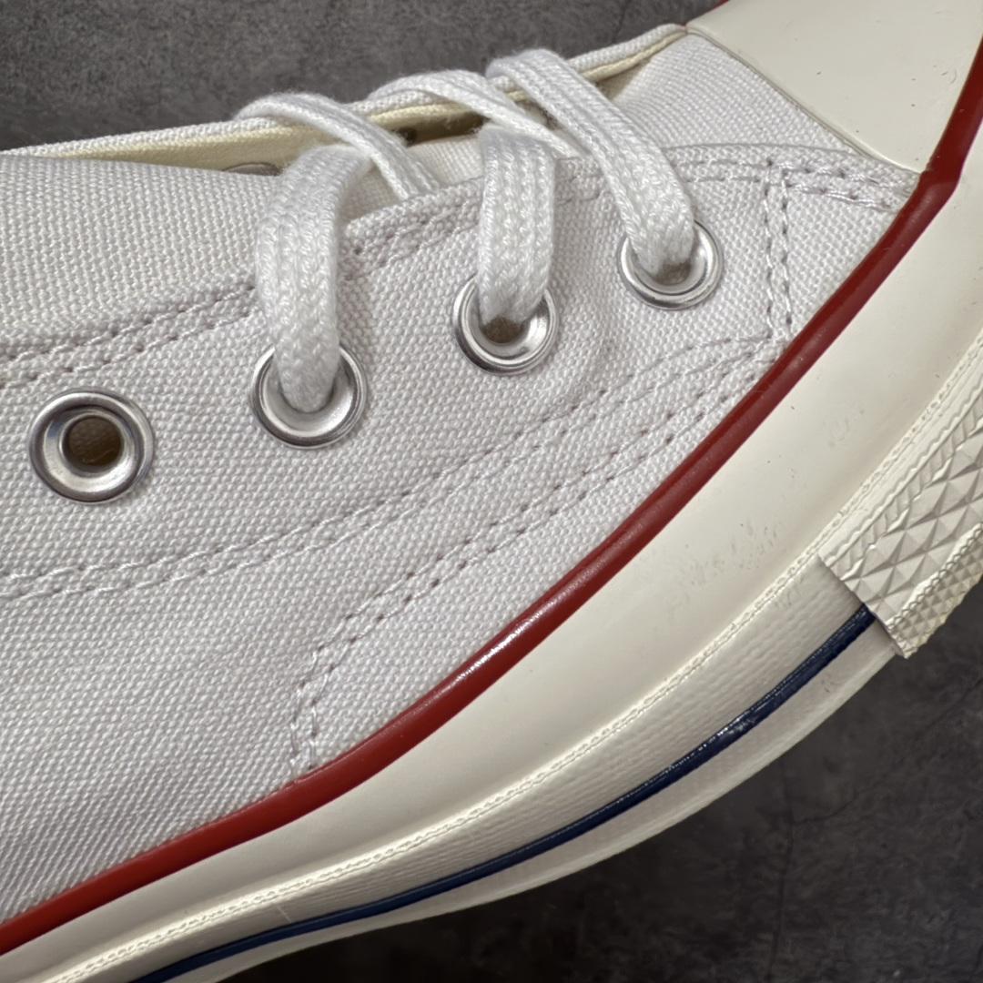 图片[4]-【虎扑2.0小头版】 Converse Chuck All Star 1970S 经典款潮流耐磨帆布鞋 白高 A09556C 全新开发 不仅仅为小鞋头 细节 材料 做工 全方位升级 经典永不过时 十年老厂出品 平台正品订单 超稳定的品控清洁度 全套原厂材料配置 原厂硫化工艺 油性扁平尖头 原厂楦头纸板数据 一体化超软蓝底加持 超软EVA鞋垫 后掌灰色缓震胶 脚感一比一还原 耐磨橡胶大底 越南产内外标 原盒黑色吊牌 超高清洁度 随意冲正 如有更好白送 尺码：35 36 36.5 37 37.5 38 39 39.5 40 41 41.5 42 42.5 43 44-选品中心