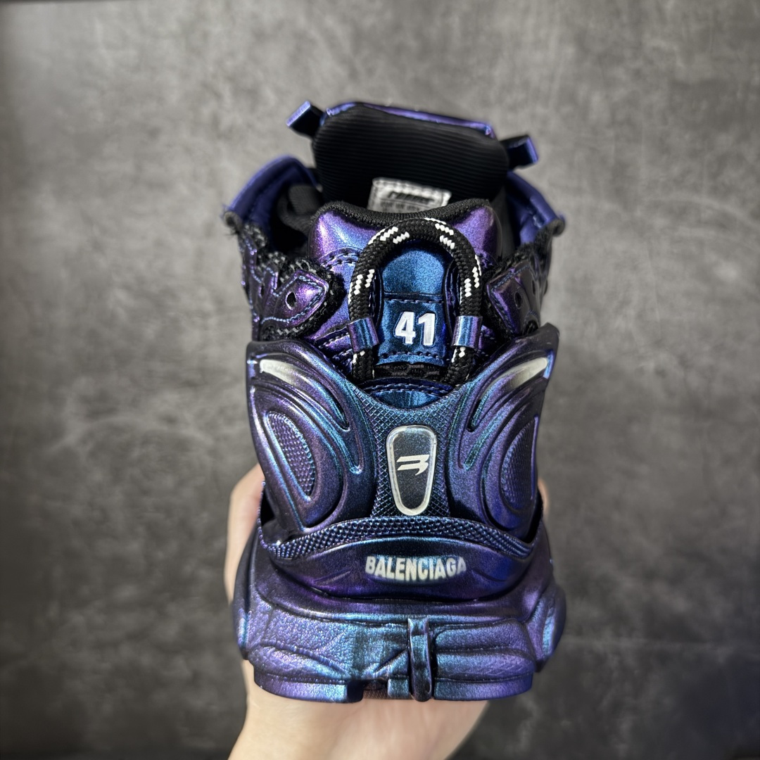 图片[4]-【纯原OK版】BALENCIAGA Runner 2.0 Sneaker 巴黎世家七代慢跑系列低帮复古野跑潮流运动鞋老爹鞋 尼龙和网布材质 磨损效果 鞋头边缘印有尺码 背面浮印尺码 外侧印有跑者徽标 鞋舌刺绣 Balenciaga 品牌标识 鞋跟背面 Balenciaga品牌标识 材质采用65%聚氨酯、35%聚酯纤维 全新 Runner 鞋型轮廓借鉴于 2000 年初的复古线条 搭载大网眼面料制成鞋面基础，由粉色、白色尼龍与橡胶质地覆盖鞋面诠释线条感 当中透过几道手缝线与折损痕更是精准的掌握历经时间淬炼的破旧痕迹 延续其手法至鞋领、鞋跟、鞋带、中底等部分均饰有破损及脏污之貌 尤其是鞋领处与鞋带孔眼条更是采用不规则做旧技术将内容物泡棉随机露出 尺码：35 36 37 38 39 40 41 42 43 44 45 46-选品中心