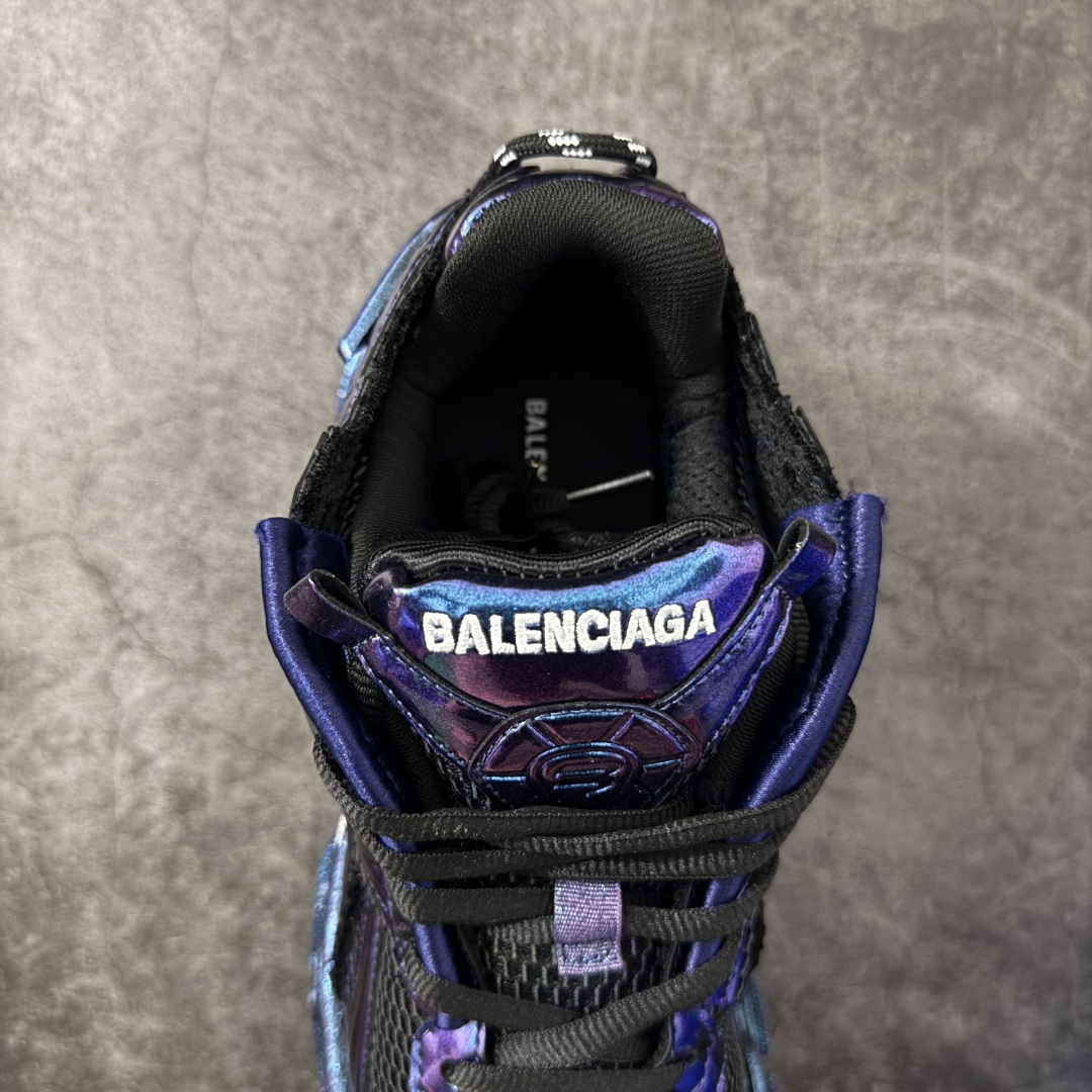 图片[8]-【纯原OK版】BALENCIAGA Runner 2.0 Sneaker 巴黎世家七代慢跑系列低帮复古野跑潮流运动鞋老爹鞋 尼龙和网布材质 磨损效果 鞋头边缘印有尺码 背面浮印尺码 外侧印有跑者徽标 鞋舌刺绣 Balenciaga 品牌标识 鞋跟背面 Balenciaga品牌标识 材质采用65%聚氨酯、35%聚酯纤维 全新 Runner 鞋型轮廓借鉴于 2000 年初的复古线条 搭载大网眼面料制成鞋面基础，由粉色、白色尼龍与橡胶质地覆盖鞋面诠释线条感 当中透过几道手缝线与折损痕更是精准的掌握历经时间淬炼的破旧痕迹 延续其手法至鞋领、鞋跟、鞋带、中底等部分均饰有破损及脏污之貌 尤其是鞋领处与鞋带孔眼条更是采用不规则做旧技术将内容物泡棉随机露出 尺码：35 36 37 38 39 40 41 42 43 44 45 46-选品中心