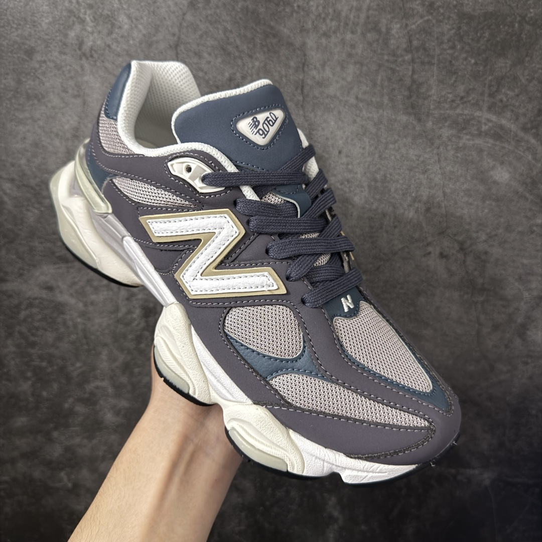 图片[3]-【纯原版】 New Balance NB9060 联名款 复古休闲运动慢跑鞋 U9060528 全套原楦原纸板原厂数据开发 进口三明治网面 原装进口翻毛皮料正确绒感卡色 正确中底拉帮中底网布细节 原厂标裁 带紫光防伪 定制后跟透明水晶模块 冲裁组合 大底贴合程度胶水上色把控完美 整洁度挑战全网艺术家 多道序QC把关品质完善 匠心打造 耗时两个月开发完成 工艺极其复杂难度可想而知 新开独立私模大底 全网唯一正确六层组合大底 高端零售专供产物 尺码：36 37 37.5 38 38.5 39 40 40.5 41 42 42.5 43 44 45 46.5-选品中心