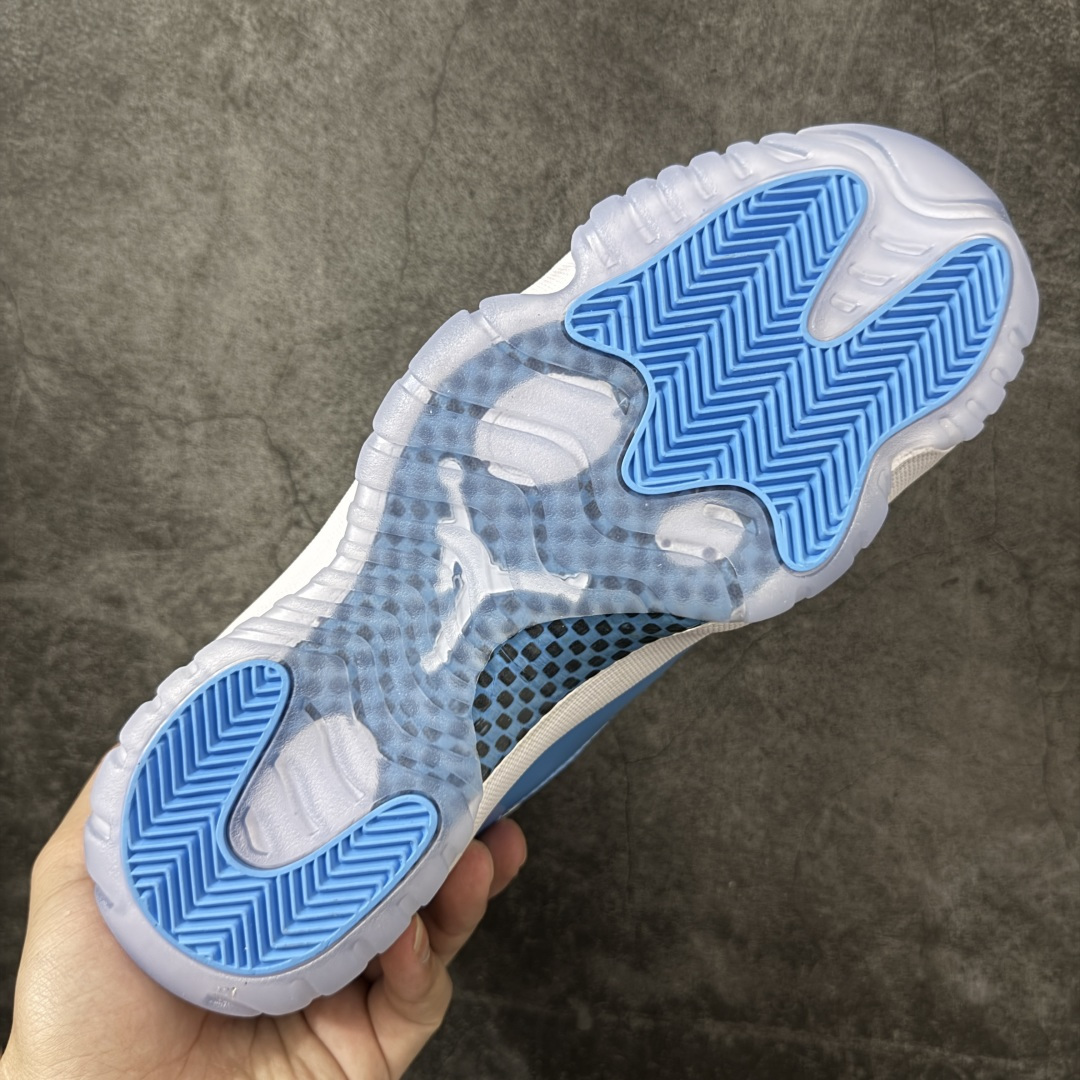 图片[9]-【外贸大厂版】Air Jordan 11 Retro AJ11复刻白蓝 货号：FV5104-100   原楦原档案数据开模打造 原厂中底拉帮钢印 原厂漆皮 防冻不开裂 头层皮料 原装鞋撑 水晶大底正确色度色泽 原楦原数据刺绣 原厂车缝走线及对位 毫厘不差 飞人logo采用原数据电脑刺绣 原装正品碳纤维真实碳板 增强抗扭 原内标 原盒标 正确官方原盒 原厂防氧化水晶外底 原厂配套厂全掌solo气垫 尺码：40 40.5 41 42 42.5 43 44 44.5 45 46 47.5 48.5-选品中心