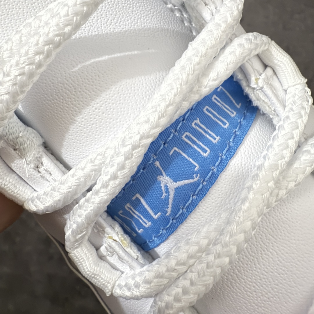 图片[4]-【外贸大厂版】Air Jordan 11 Retro AJ11复刻白蓝 货号：FV5104-100   原楦原档案数据开模打造 原厂中底拉帮钢印 原厂漆皮 防冻不开裂 头层皮料 原装鞋撑 水晶大底正确色度色泽 原楦原数据刺绣 原厂车缝走线及对位 毫厘不差 飞人logo采用原数据电脑刺绣 原装正品碳纤维真实碳板 增强抗扭 原内标 原盒标 正确官方原盒 原厂防氧化水晶外底 原厂配套厂全掌solo气垫 尺码：40 40.5 41 42 42.5 43 44 44.5 45 46 47.5 48.5-选品中心