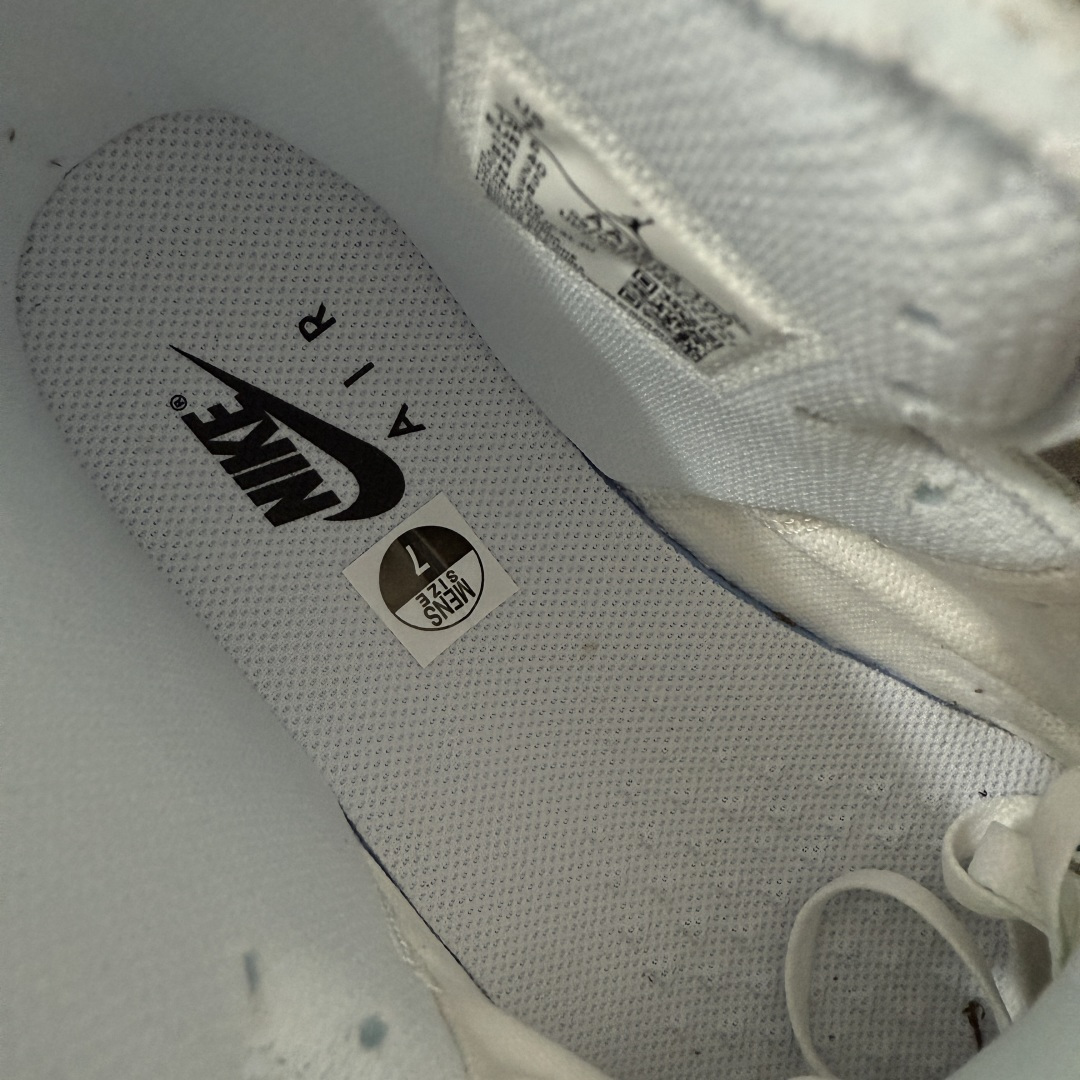 图片[10]-【KZ纯原】AJ1 OW联名款 纯白 全白 欧洲限定Off White x Air Jordan 货号：AA3834-100 尺码：40-48.5 此前历经多次曝光的Off-Whitex AirJordan1\”阿拉斯加\”已正式更名为 Virgil Abloh Archive x Air Jordan 1 High OG\”Alaska\”。这款鞋沿用2018年「欧限」版本的设计元素，同时采用侧边镂空式全新包装，搭配透明内盒与印有「现代主义并非新生事物」字样的阿布洛主题手册，呼应维吉尔的核心设计理念 注意：配件损坏丢失退货扣60 尺码：40-48.5-选品中心