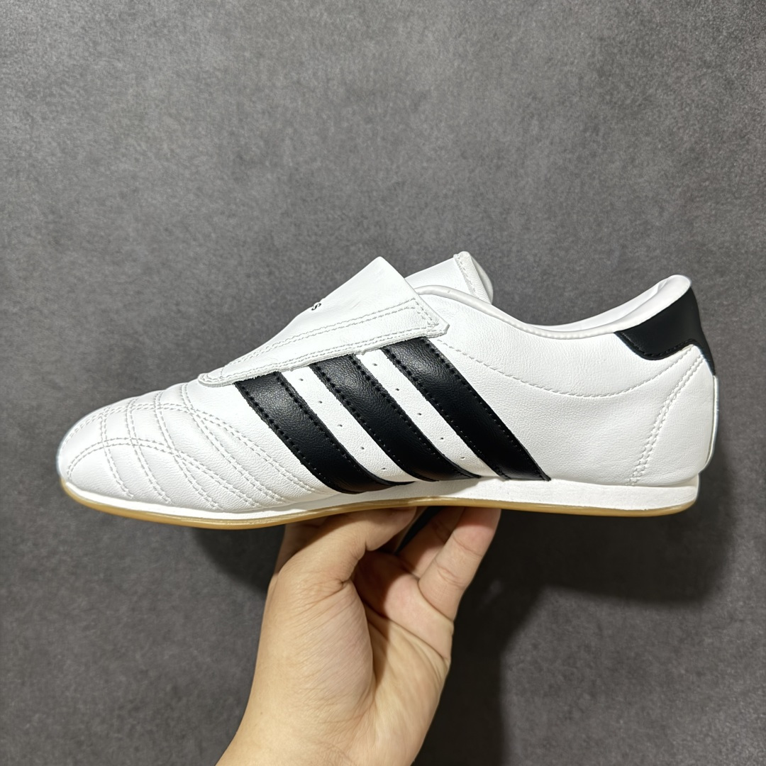 图片[2]-【公司级】Adidas originals Taekwondo Low\”White Black\”跆拳道系列低帮经典复古薄底休闲运动舒适训练慢跑鞋 升级原楦原纸版开发版型，采用软质粒面牛剖革鞋面材质，中底嵌入EVA切片缓震，外置耐磨橡胶鞋底片❗️ 底越薄，越时髦！Jennie穿搭代言款，阿迪达斯 货号：JQ4775 尺码：35.5-45带半码-选品中心