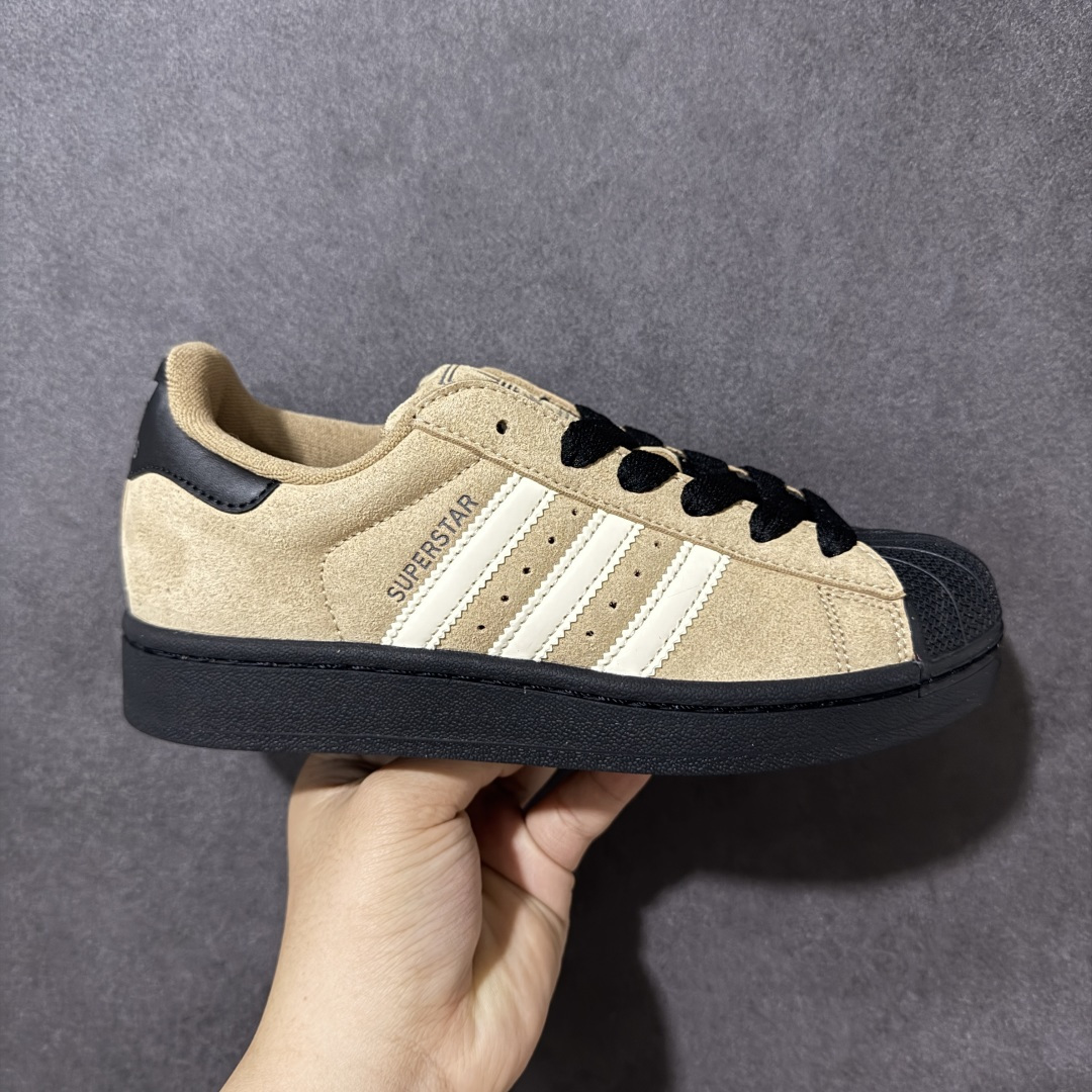 【H11顶级头层版】adidas originals Superstar 2 贝壳头 简约经典 舒适时尚 复古板鞋 男女同款 黑白 货号：JQ3221 全新升级版 皮料改进至头层原厂皮 原盒 原底原料 开模打造 原厂织唛鞋标 高精密准度 原楦原纸板开发 匹配原版98%以上 后跟垫棉独家呈现 反口里弧度正确 原厂鞋垫 背胶 后跟电绣针数 与正品一致 原厂皮料 原厂车缝线 质感无敌 皮料切割干净 无任何毛边 清洁度细节完美 进口港宝加持 后跟自然饱满 还原公司包裹性 鞋面采用原装数据贴合技术 全方位贴合包裹脚型 鞋跟部鞋底牵引设计 提供强大的抓地性能 更适应不同实战场地路面 尺码：35.5 36 36.5 37.5 38 38.5 39 40 40.5 41 42 42.5 43 44 45-选品中心