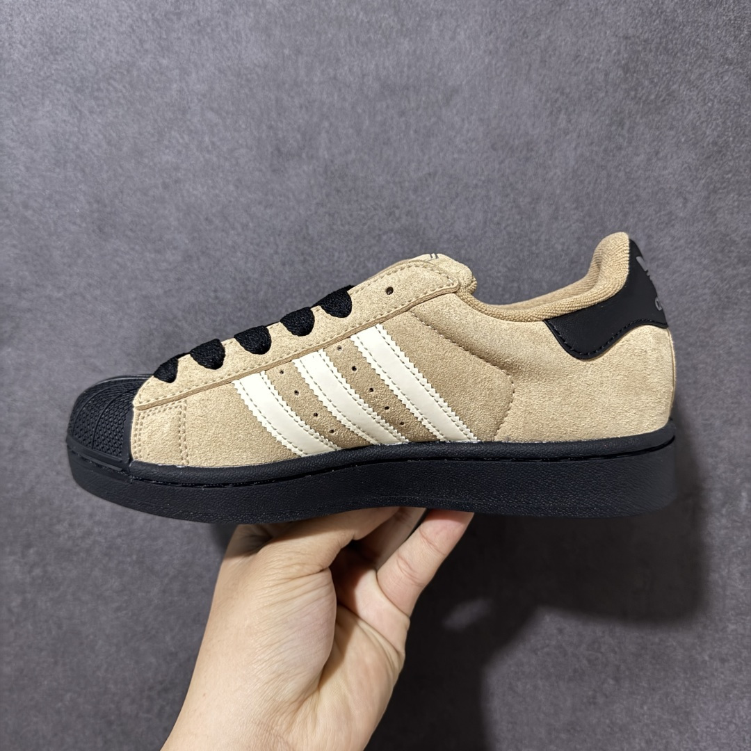 图片[2]-【H11顶级头层版】adidas originals Superstar 2 贝壳头 简约经典 舒适时尚 复古板鞋 男女同款 黑白 货号：JQ3221 全新升级版 皮料改进至头层原厂皮 原盒 原底原料 开模打造 原厂织唛鞋标 高精密准度 原楦原纸板开发 匹配原版98%以上 后跟垫棉独家呈现 反口里弧度正确 原厂鞋垫 背胶 后跟电绣针数 与正品一致 原厂皮料 原厂车缝线 质感无敌 皮料切割干净 无任何毛边 清洁度细节完美 进口港宝加持 后跟自然饱满 还原公司包裹性 鞋面采用原装数据贴合技术 全方位贴合包裹脚型 鞋跟部鞋底牵引设计 提供强大的抓地性能 更适应不同实战场地路面 尺码：35.5 36 36.5 37.5 38 38.5 39 40 40.5 41 42 42.5 43 44 45-选品中心