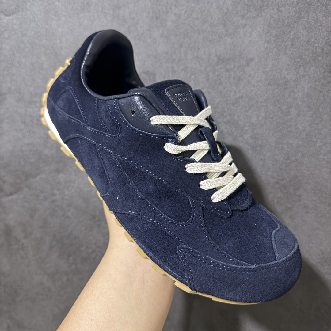 图片[3]-【纯原版】BOTTEGA VENETA Orbit Runner BV葆蝶家时尚休闲王一博同款老爹鞋运动鞋 原版开发 一比一打造 相似度百分之99以上 市场一梯队级别品质 区别市场任何标文顶级品质版本 采用轻质科技网布面料 搭配几何图案设计橡胶外底 王炸系列 高版本 认准套包工艺 实际增高很多哦 还是一样显腿细非常nice 耐玩耐造 对标对版 套包鞋工艺 认准高版本 大底选用拼色TPU大底 配置原版包装 货号：851621V3MS04118 尺码：36-47-选品中心