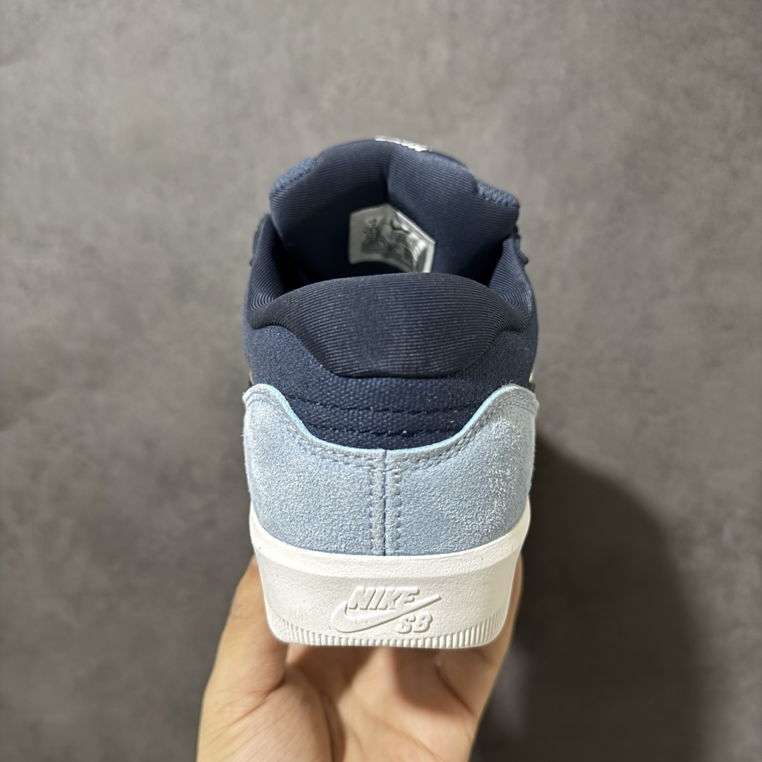 图片[4]-【公司级】Nike SB Force 58 Low 耐克 低帮 蓝色 男女同款 防滑耐磨轻便低邦板鞋 鞋款外观以浅蓝色色调为主，白色的鞋身搭配侧身深蓝Swoosh Logo及鞋带，在鞋舌标签上、鞋后跟处以及鞋底处有Swoosh Logo，细节非常到位；该鞋款采用皮革与织物组合鞋面，兼具出色透气性与耐穿性，采用帆布和翻毛皮组合材料，包边设计，经久耐穿；外底饰有Trih-starb纹路，可灵活伸展，为双足带来出众抓地力和非凡触板感，加厚鞋舌， 低帮鞋口处填充厚实，富有弹性内衬，妥帖包裹双足。 货号：DV5477-404（2026.01.01发售） 尺码：35.5 36 36.5 37.5 38 38.5 39 40 40.5 41 42 42.5 43 44 45-选品中心
