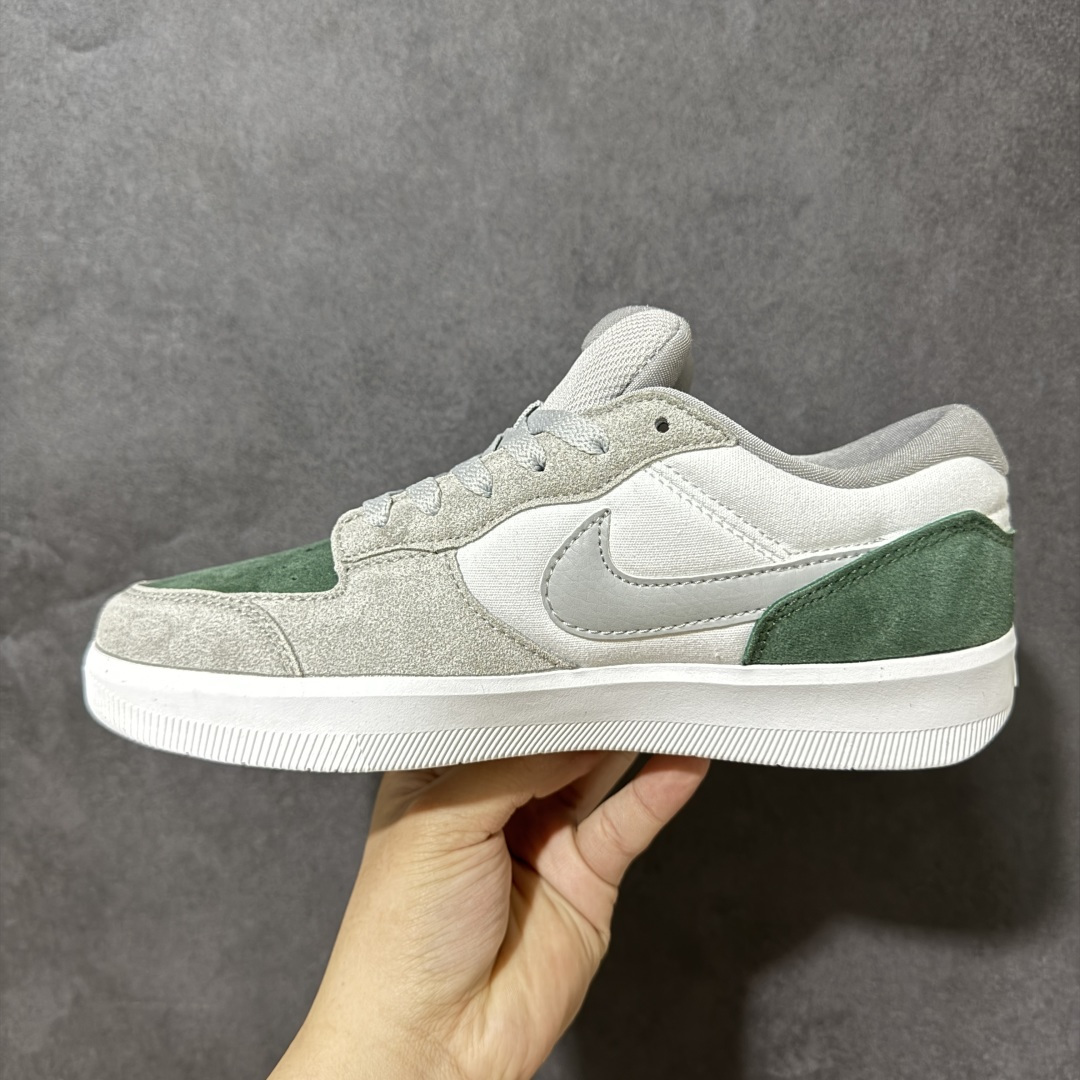 图片[2]-【公司级】Nike SB Force 58 Low 耐克 低帮 蓝色 男女同款 防滑耐磨轻便低邦板鞋 鞋款外观以浅蓝色色调为主，白色的鞋身搭配侧身深蓝Swoosh Logo及鞋带，在鞋舌标签上、鞋后跟处以及鞋底处有Swoosh Logo，细节非常到位；该鞋款采用皮革与织物组合鞋面，兼具出色透气性与耐穿性，采用帆布和翻毛皮组合材料，包边设计，经久耐穿；外底饰有Trih-starb纹路，可灵活伸展，为双足带来出众抓地力和非凡触板感，加厚鞋舌， 低帮鞋口处填充厚实，富有弹性内衬，妥帖包裹双足。 货号：DV5477-105（2026.01.01发售） 尺码：35.5 36 36.5 37.5 38 38.5 39 40 40.5 41 42 42.5 43 44 45-选品中心