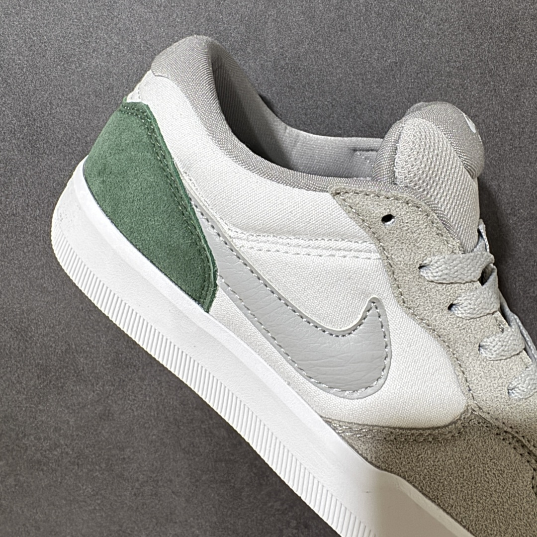 图片[7]-【公司级】Nike SB Force 58 Low 耐克 低帮 蓝色 男女同款 防滑耐磨轻便低邦板鞋 鞋款外观以浅蓝色色调为主，白色的鞋身搭配侧身深蓝Swoosh Logo及鞋带，在鞋舌标签上、鞋后跟处以及鞋底处有Swoosh Logo，细节非常到位；该鞋款采用皮革与织物组合鞋面，兼具出色透气性与耐穿性，采用帆布和翻毛皮组合材料，包边设计，经久耐穿；外底饰有Trih-starb纹路，可灵活伸展，为双足带来出众抓地力和非凡触板感，加厚鞋舌， 低帮鞋口处填充厚实，富有弹性内衬，妥帖包裹双足。 货号：DV5477-105（2026.01.01发售） 尺码：35.5 36 36.5 37.5 38 38.5 39 40 40.5 41 42 42.5 43 44 45-选品中心