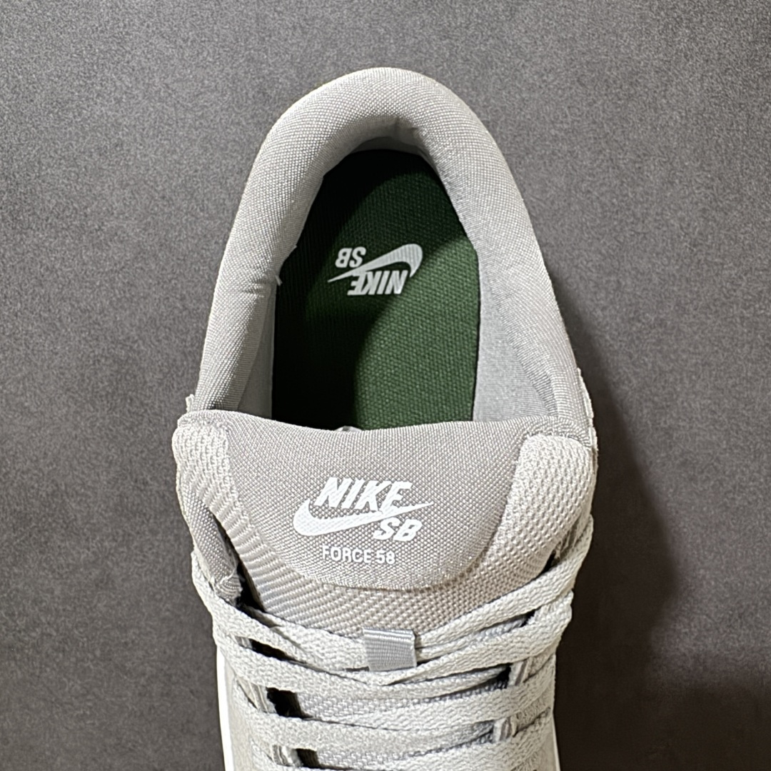 图片[6]-【公司级】Nike SB Force 58 Low 耐克 低帮 蓝色 男女同款 防滑耐磨轻便低邦板鞋 鞋款外观以浅蓝色色调为主，白色的鞋身搭配侧身深蓝Swoosh Logo及鞋带，在鞋舌标签上、鞋后跟处以及鞋底处有Swoosh Logo，细节非常到位；该鞋款采用皮革与织物组合鞋面，兼具出色透气性与耐穿性，采用帆布和翻毛皮组合材料，包边设计，经久耐穿；外底饰有Trih-starb纹路，可灵活伸展，为双足带来出众抓地力和非凡触板感，加厚鞋舌， 低帮鞋口处填充厚实，富有弹性内衬，妥帖包裹双足。 货号：DV5477-105（2026.01.01发售） 尺码：35.5 36 36.5 37.5 38 38.5 39 40 40.5 41 42 42.5 43 44 45-选品中心