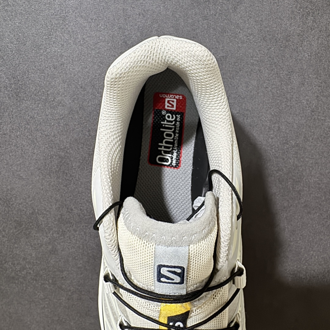 图片[6]-【公司级】 Salomon XT-6 一代 萨洛蒙复古潮流户外机能登山跑鞋 471366 纯原外贸平台特供订单 耗时半年巨作 全套原纸板楦头开发 原厂特供网布配套加持 确保原汁原味 完美呈现版型 原档数据独家私模五层组合大底 原装Ortholite轻量化鞋垫 中底布带钢印编号 原厂TPU锁扣 进口港宝加持 后跟自然饱满 还原公司包裹性 鞋面以“锯齿”状的包裹系统呈现 在基色底之下加入了各种色点缀 将公司的最新技术和时尚前卫的造型融入耐用的长跑款式中 鞋面由 TPU 薄膜制成 并焊接在高耐磨网眼上 使其既时尚又坚固 由 ACS底盘支撑 可增强稳定性和支撑力 以及由橡胶凸耳 Contragrip外底覆盖的 EVA 缓冲中底 旨在应对崎岖的地形 鞋舌上的彩色Salomon 标签、Quicklace 系统以及鞋头、鞋舌和鞋跟上的附加品牌使细节更加完美 让穿着者可以轻松驾驭户外与通勤下的任何运动生活场景 无缝鞋身户外随意纵横 颜值与脚感兼备 出街通勤 绝对非常吸睛 你值得拥有 尺码：36 36.5 37.5 38 38.5 39 40 40.5 41 42 42.5 43 44 44.5 45-选品中心