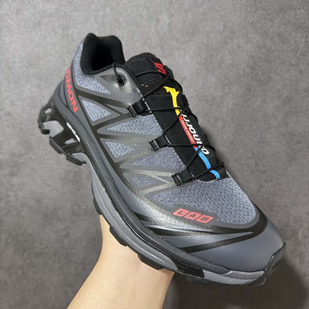 图片[3]-【公司级】 Salomon XT-6 一代 萨洛蒙复古潮流户外机能登山跑鞋 491303 纯原外贸平台特供订单 耗时半年巨作 全套原纸板楦头开发 原厂特供网布配套加持 确保原汁原味 完美呈现版型 原档数据独家私模五层组合大底 原装Ortholite轻量化鞋垫 中底布带钢印编号 原厂TPU锁扣 进口港宝加持 后跟自然饱满 还原公司包裹性 鞋面以“锯齿”状的包裹系统呈现 在基色底之下加入了各种色点缀 将公司的最新技术和时尚前卫的造型融入耐用的长跑款式中 鞋面由 TPU 薄膜制成 并焊接在高耐磨网眼上 使其既时尚又坚固 由 ACS底盘支撑 可增强稳定性和支撑力 以及由橡胶凸耳 Contragrip外底覆盖的 EVA 缓冲中底 旨在应对崎岖的地形 鞋舌上的彩色Salomon 标签、Quicklace 系统以及鞋头、鞋舌和鞋跟上的附加品牌使细节更加完美 让穿着者可以轻松驾驭户外与通勤下的任何运动生活场景 无缝鞋身户外随意纵横 颜值与脚感兼备 出街通勤 绝对非常吸睛 你值得拥有 尺码：36 36.5 37.5 38 38.5 39 40 40.5 41 42 42.5 43 44 44.5 45-选品中心