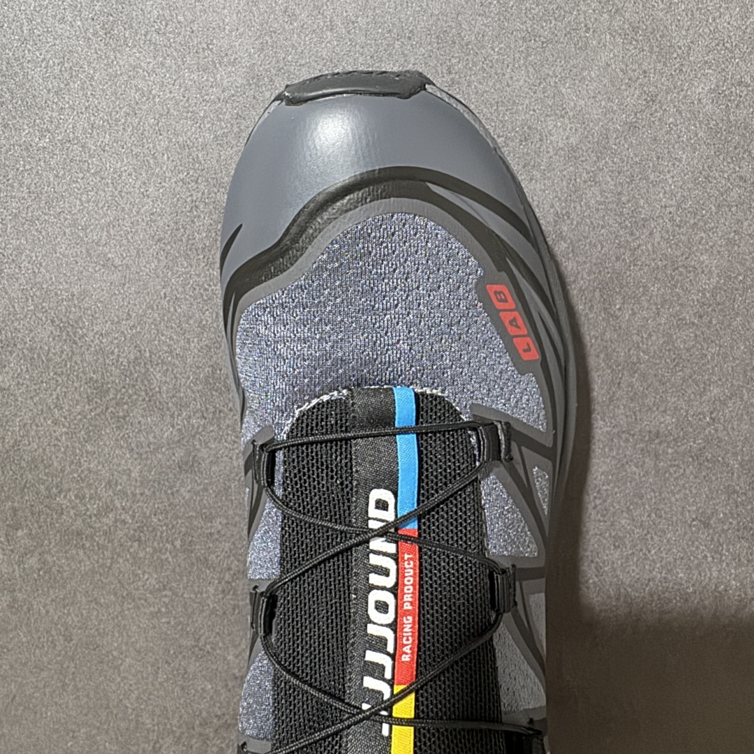 图片[5]-【公司级】 Salomon XT-6 一代 萨洛蒙复古潮流户外机能登山跑鞋 491303 纯原外贸平台特供订单 耗时半年巨作 全套原纸板楦头开发 原厂特供网布配套加持 确保原汁原味 完美呈现版型 原档数据独家私模五层组合大底 原装Ortholite轻量化鞋垫 中底布带钢印编号 原厂TPU锁扣 进口港宝加持 后跟自然饱满 还原公司包裹性 鞋面以“锯齿”状的包裹系统呈现 在基色底之下加入了各种色点缀 将公司的最新技术和时尚前卫的造型融入耐用的长跑款式中 鞋面由 TPU 薄膜制成 并焊接在高耐磨网眼上 使其既时尚又坚固 由 ACS底盘支撑 可增强稳定性和支撑力 以及由橡胶凸耳 Contragrip外底覆盖的 EVA 缓冲中底 旨在应对崎岖的地形 鞋舌上的彩色Salomon 标签、Quicklace 系统以及鞋头、鞋舌和鞋跟上的附加品牌使细节更加完美 让穿着者可以轻松驾驭户外与通勤下的任何运动生活场景 无缝鞋身户外随意纵横 颜值与脚感兼备 出街通勤 绝对非常吸睛 你值得拥有 尺码：36 36.5 37.5 38 38.5 39 40 40.5 41 42 42.5 43 44 44.5 45-选品中心