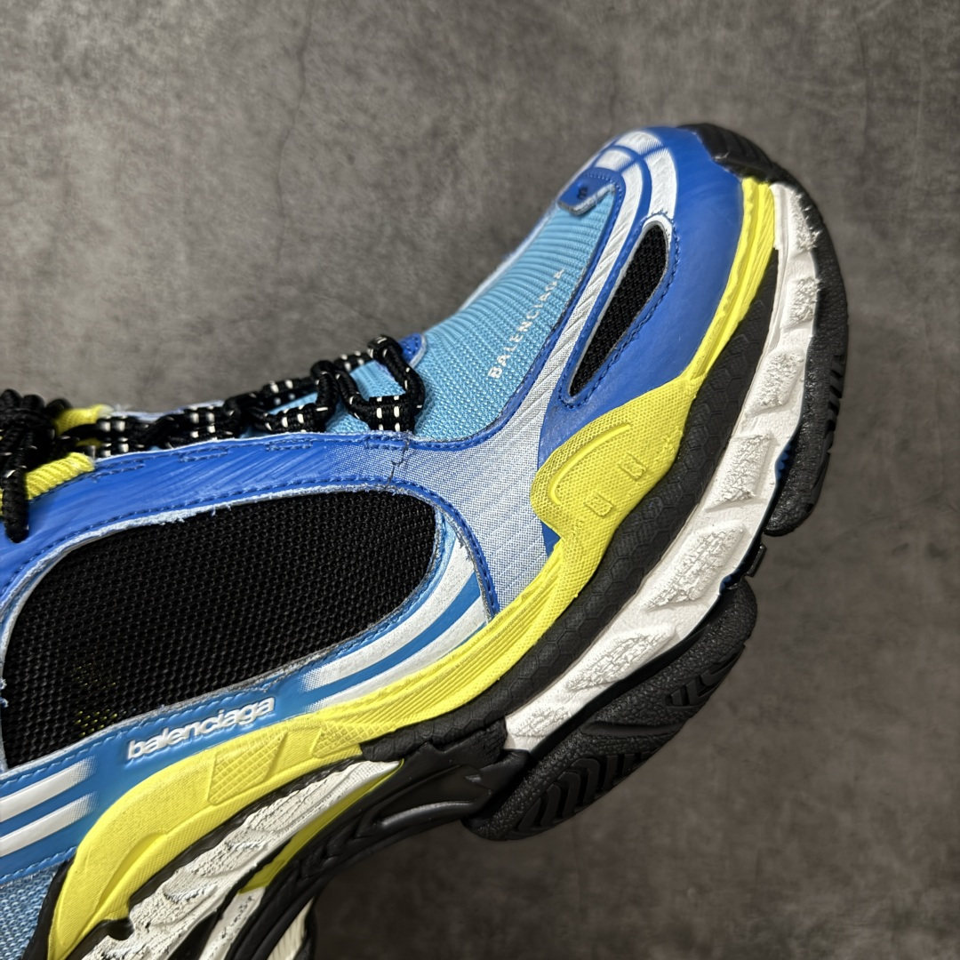 图片[6]-【XA版本】Balenciaga巴黎世家 Triple S .2 厚底系带 低帮 老爹鞋 Balenciaga是由被誉为代表二十世纪的伟大天才设计师 CristobalBalenciaga 创立的，在品牌创立的大半个世纪以来，巴黎世家一直以时尚、典雅闻名于时装界，它的主题产品有女士和男士提包、机车包、鞋子和时装，在15年王大仁卸任品牌设计师后，品牌的风格发生了翻天覆地的变化，凭借着人气超高的街头风T恤、老爹鞋等迅速霸屏各大时装周和时尚圈 货号：865849WTRS21011 尺码：35 36 37 38 39 40 41 42 43 44 45 46-选品中心