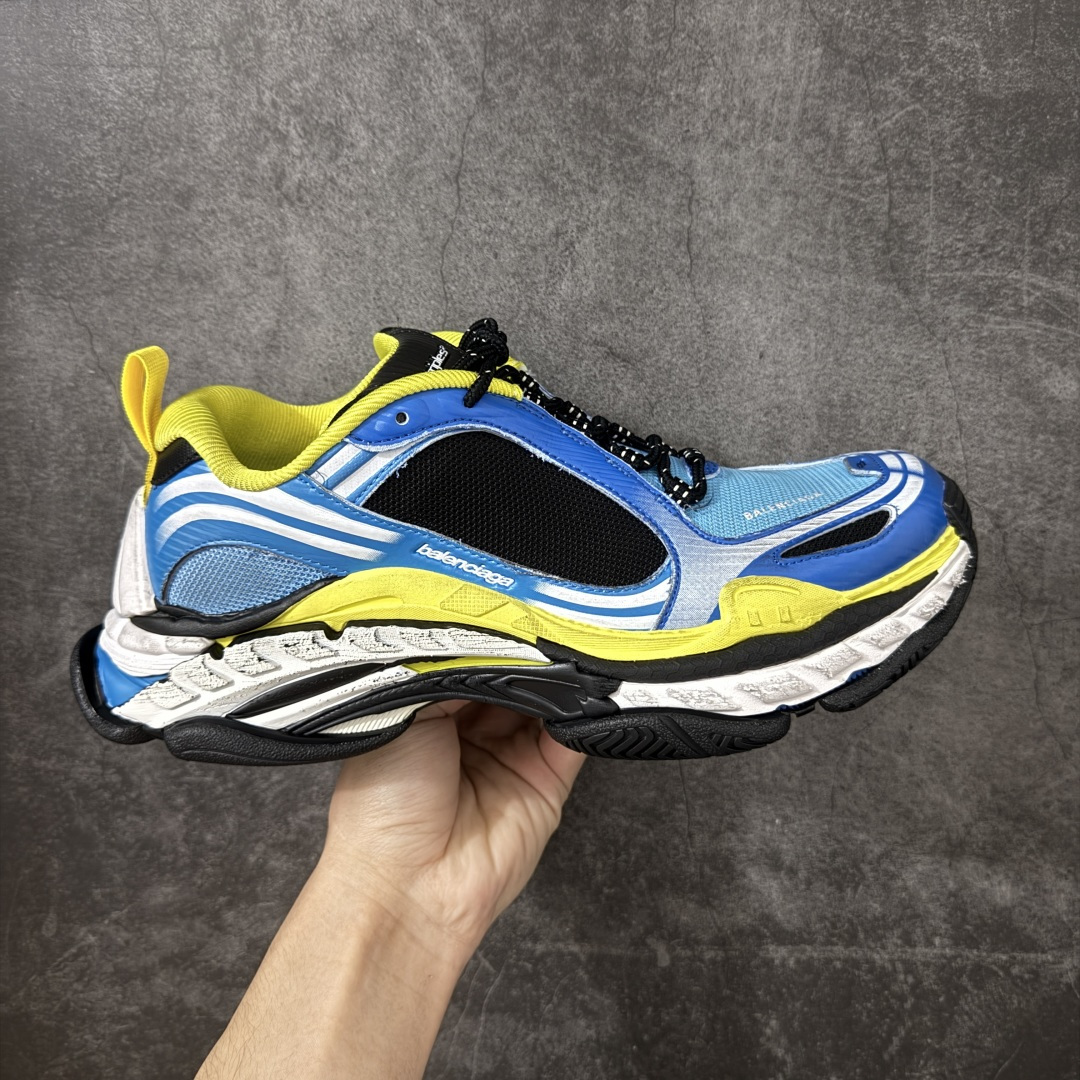 【XA版本】Balenciaga巴黎世家 Triple S .2 厚底系带 低帮 老爹鞋 Balenciaga是由被誉为代表二十世纪的伟大天才设计师 CristobalBalenciaga 创立的，在品牌创立的大半个世纪以来，巴黎世家一直以时尚、典雅闻名于时装界，它的主题产品有女士和男士提包、机车包、鞋子和时装，在15年王大仁卸任品牌设计师后，品牌的风格发生了翻天覆地的变化，凭借着人气超高的街头风T恤、老爹鞋等迅速霸屏各大时装周和时尚圈 货号：865849WTRS21011 尺码：35 36 37 38 39 40 41 42 43 44 45 46-选品中心