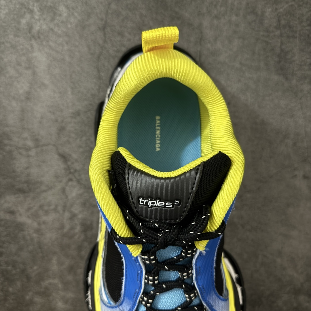 图片[8]-【XA版本】Balenciaga巴黎世家 Triple S .2 厚底系带 低帮 老爹鞋 Balenciaga是由被誉为代表二十世纪的伟大天才设计师 CristobalBalenciaga 创立的，在品牌创立的大半个世纪以来，巴黎世家一直以时尚、典雅闻名于时装界，它的主题产品有女士和男士提包、机车包、鞋子和时装，在15年王大仁卸任品牌设计师后，品牌的风格发生了翻天覆地的变化，凭借着人气超高的街头风T恤、老爹鞋等迅速霸屏各大时装周和时尚圈 货号：865849WTRS21011 尺码：35 36 37 38 39 40 41 42 43 44 45 46-选品中心