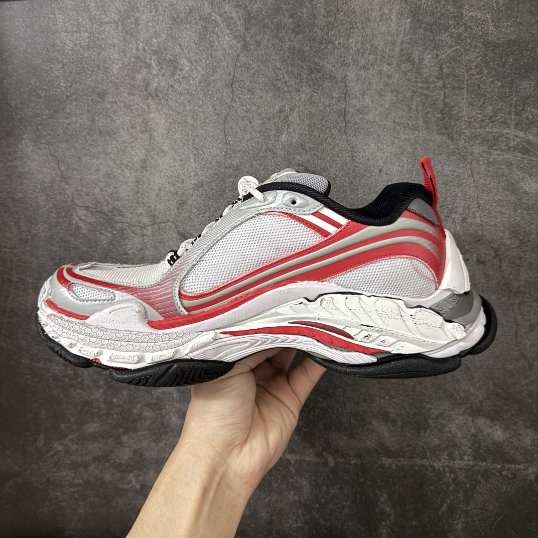 图片[2]-【XA版本】Balenciaga巴黎世家 Triple S .2 厚底系带 低帮 老爹鞋 Balenciaga是由被誉为代表二十世纪的伟大天才设计师 CristobalBalenciaga 创立的，在品牌创立的大半个世纪以来，巴黎世家一直以时尚、典雅闻名于时装界，它的主题产品有女士和男士提包、机车包、鞋子和时装，在15年王大仁卸任品牌设计师后，品牌的风格发生了翻天覆地的变化，凭借着人气超高的街头风T恤、老爹鞋等迅速霸屏各大时装周和时尚圈 货号：865849WTRS21011 尺码：35 36 37 38 39 40 41 42 43 44 45 46-选品中心