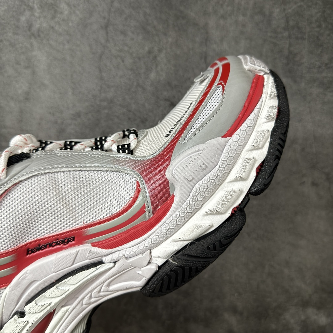 图片[6]-【XA版本】Balenciaga巴黎世家 Triple S .2 厚底系带 低帮 老爹鞋 Balenciaga是由被誉为代表二十世纪的伟大天才设计师 CristobalBalenciaga 创立的，在品牌创立的大半个世纪以来，巴黎世家一直以时尚、典雅闻名于时装界，它的主题产品有女士和男士提包、机车包、鞋子和时装，在15年王大仁卸任品牌设计师后，品牌的风格发生了翻天覆地的变化，凭借着人气超高的街头风T恤、老爹鞋等迅速霸屏各大时装周和时尚圈 货号：865849WTRS21011 尺码：35 36 37 38 39 40 41 42 43 44 45 46-选品中心