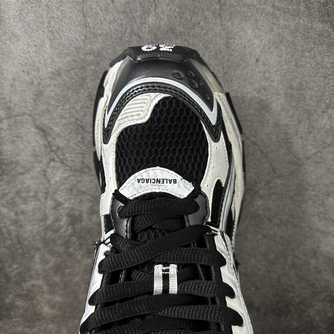 图片[5]-【OK版本】巴黎世家 七代半灯鞋Balenciaga 巴黎7.5巴黎世家 最新配色潮流复古休闲鞋 独家采用大容量锂电，反复按压10万次不会坏， 1.锂电池：3.7V 602040 450毫安时 1.65瓦时 2. 驱动IC：11种模式的开/关切换 通过溢胶、做旧、缝线等细节， 展示了设计师 Demna 的运动鞋风格， 用一双「旧鞋」传递复古感，后侧板、 翘起的鞋头，则展示了 Demna 在结构上的未来构想； 原装大盒从里到外一切百分百还原官方配置 顶级专供碾压一切版本 尺码：35-46-选品中心