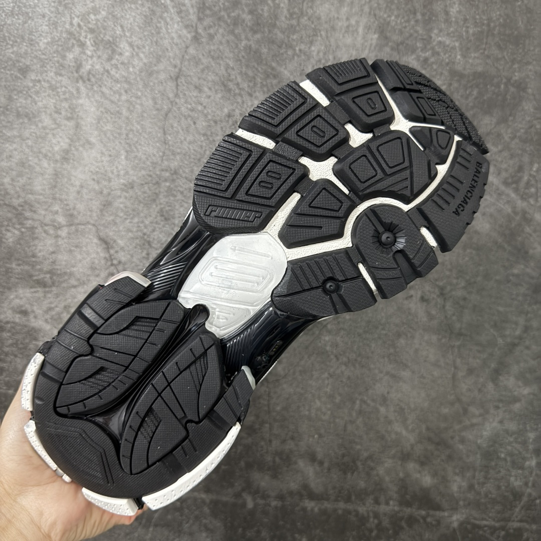 图片[9]-【OK版本】巴黎世家 七代半灯鞋Balenciaga 巴黎7.5巴黎世家 最新配色潮流复古休闲鞋 独家采用大容量锂电，反复按压10万次不会坏， 1.锂电池：3.7V 602040 450毫安时 1.65瓦时 2. 驱动IC：11种模式的开/关切换 通过溢胶、做旧、缝线等细节， 展示了设计师 Demna 的运动鞋风格， 用一双「旧鞋」传递复古感，后侧板、 翘起的鞋头，则展示了 Demna 在结构上的未来构想； 原装大盒从里到外一切百分百还原官方配置 顶级专供碾压一切版本 尺码：35-46-选品中心