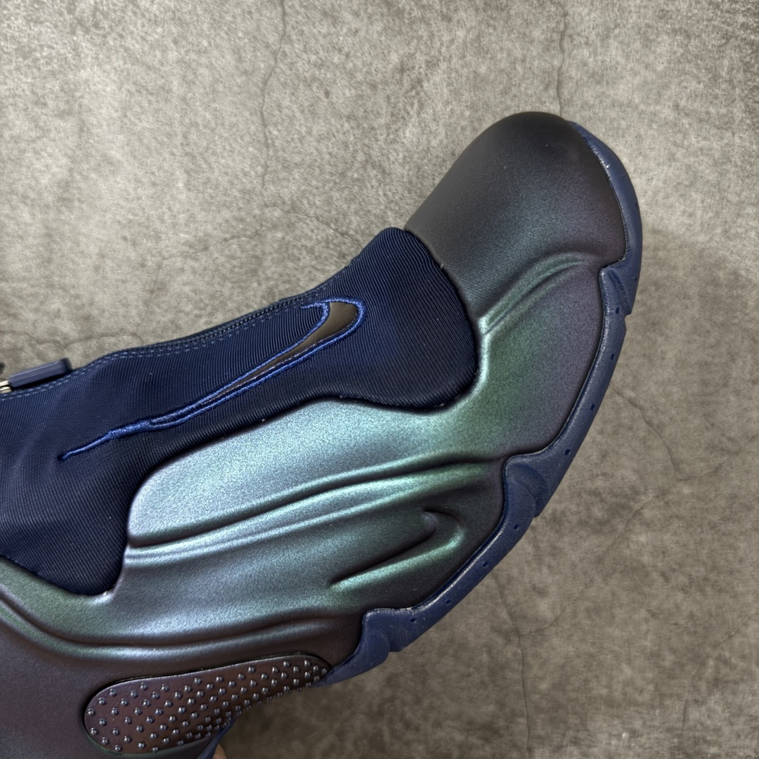 图片[6]-【莞顶纯原】Nike Air Flightposite One 飞行风一代系列中帮休闲运动文化篮球鞋“紫风渐变炫彩紫风衣”碳板风一复刻版 风衣 HJ4481-900 采用一次成型聚氨酯铸模脚型内膜鞋面材质 鞋垫嵌入前后掌ZOOM回弹缓震气垫 超大TPU模块组合耐磨橡胶大底❗️ 经典的全黑配色 Nike Air Flightposite 2014 “Carbon Fiber” 又将我们带回到那个难忘的年代。低调而奢华感十足的碳纤维纹路鞋面，经典的拉链式设计，在十多年后的今天，这款碳板风仍然颇具魅力，诸多细节值得细细品味。 尺码：40-46-选品中心