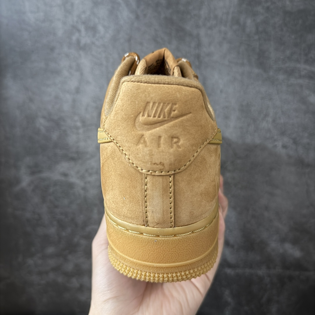 图片[4]-【原厂皮Q版】NK Air Force 1 Low 07 LV8 \”Wheat Flax\” 空军一号低帮 小麦色 CJ9179-200 全鞋原厂麂皮鞋面打造 原楦头原纸板 纯正空军版型 全掌内置蜂窝气垫 原盒配件 原厂中底钢印、拉帮完美 尺码：36 36.5 37.5 38 38.5 39 40 40.5 41 42 42.5 43 44 44.5 45 46-选品中心