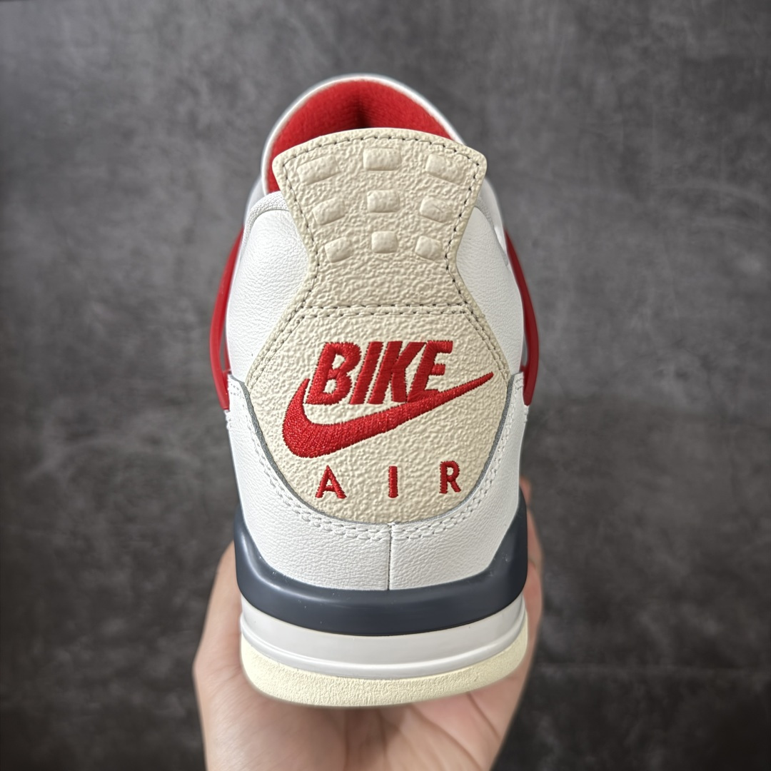图片[4]-【新DT版】Nigel Sylvester x Jordan Air Jordan AJ4 联名白砖红 IQ8055-100 全套原纸板楦头开发 原厂特供皮料加持 确保原汁原味 完美呈现四代版型 一比一鞋头弧度高度鞋身弧度 数据细节工艺流程均保持原鞋一致 原厂TPU网格鞋带扣 正确内里网布 菱角分明不变形无多余毛边 柔软性质感一致于原鞋 市场唯一原厂鞋扣模具 背面可见隐藏注塑口 原厂织唛标 原厂飞人电绣工艺 尾指中部跳三针 独家绑鞋带手法 印刷中底布 四线拉帮 米色美纹纸贴合固定 进口港宝加持 后跟自然饱满 全鞋荧光划线卡点 追求极致完美 每一双都是工艺品 多重QC质检 超越公司货的品控标准 实实在在的免检产品 尺码：40.5 41 42 42.5 43 44 44.5 45 45.5 46 47.5 48.5-选品中心