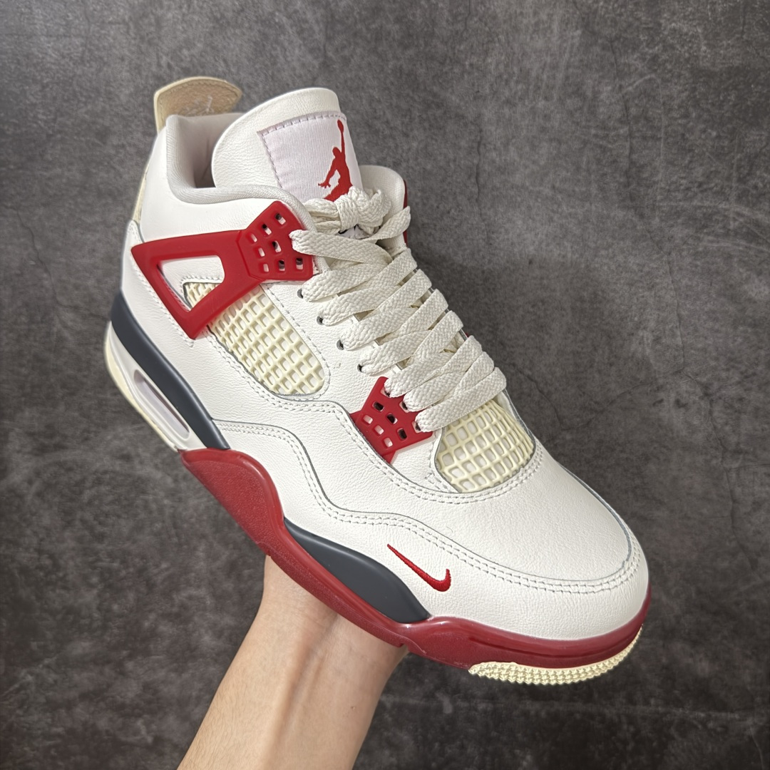 图片[3]-【新DT版】Nigel Sylvester x Jordan Air Jordan AJ4 联名白砖红 IQ8055-100 全套原纸板楦头开发 原厂特供皮料加持 确保原汁原味 完美呈现四代版型 一比一鞋头弧度高度鞋身弧度 数据细节工艺流程均保持原鞋一致 原厂TPU网格鞋带扣 正确内里网布 菱角分明不变形无多余毛边 柔软性质感一致于原鞋 市场唯一原厂鞋扣模具 背面可见隐藏注塑口 原厂织唛标 原厂飞人电绣工艺 尾指中部跳三针 独家绑鞋带手法 印刷中底布 四线拉帮 米色美纹纸贴合固定 进口港宝加持 后跟自然饱满 全鞋荧光划线卡点 追求极致完美 每一双都是工艺品 多重QC质检 超越公司货的品控标准 实实在在的免检产品 尺码：40.5 41 42 42.5 43 44 44.5 45 45.5 46 47.5 48.5-选品中心