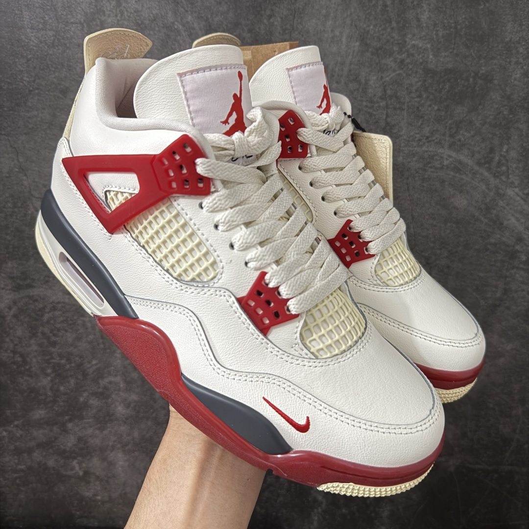 【新DT版】Nigel Sylvester x Jordan Air Jordan AJ4 联名白砖红 IQ8055-100 全套原纸板楦头开发 原厂特供皮料加持 确保原汁原味 完美呈现四代版型 一比一鞋头弧度高度鞋身弧度 数据细节工艺流程均保持原鞋一致 原厂TPU网格鞋带扣 正确内里网布 菱角分明不变形无多余毛边 柔软性质感一致于原鞋 市场唯一原厂鞋扣模具 背面可见隐藏注塑口 原厂织唛标 原厂飞人电绣工艺 尾指中部跳三针 独家绑鞋带手法 印刷中底布 四线拉帮 米色美纹纸贴合固定 进口港宝加持 后跟自然饱满 全鞋荧光划线卡点 追求极致完美 每一双都是工艺品 多重QC质检 超越公司货的品控标准 实实在在的免检产品 尺码：40.5 41 42 42.5 43 44 44.5 45 45.5 46 47.5 48.5-选品中心