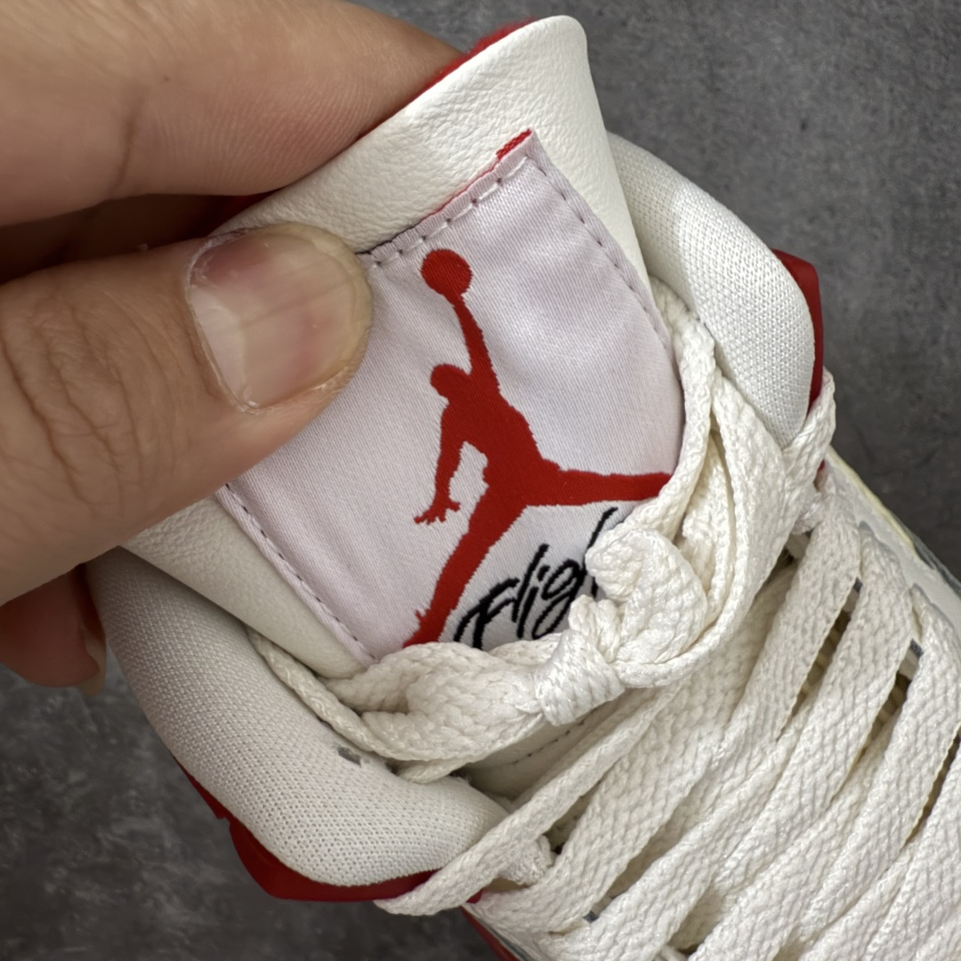 图片[8]-【新DT版】Nigel Sylvester x Jordan Air Jordan AJ4 联名白砖红 IQ8055-100 全套原纸板楦头开发 原厂特供皮料加持 确保原汁原味 完美呈现四代版型 一比一鞋头弧度高度鞋身弧度 数据细节工艺流程均保持原鞋一致 原厂TPU网格鞋带扣 正确内里网布 菱角分明不变形无多余毛边 柔软性质感一致于原鞋 市场唯一原厂鞋扣模具 背面可见隐藏注塑口 原厂织唛标 原厂飞人电绣工艺 尾指中部跳三针 独家绑鞋带手法 印刷中底布 四线拉帮 米色美纹纸贴合固定 进口港宝加持 后跟自然饱满 全鞋荧光划线卡点 追求极致完美 每一双都是工艺品 多重QC质检 超越公司货的品控标准 实实在在的免检产品 尺码：40.5 41 42 42.5 43 44 44.5 45 45.5 46 47.5 48.5-选品中心