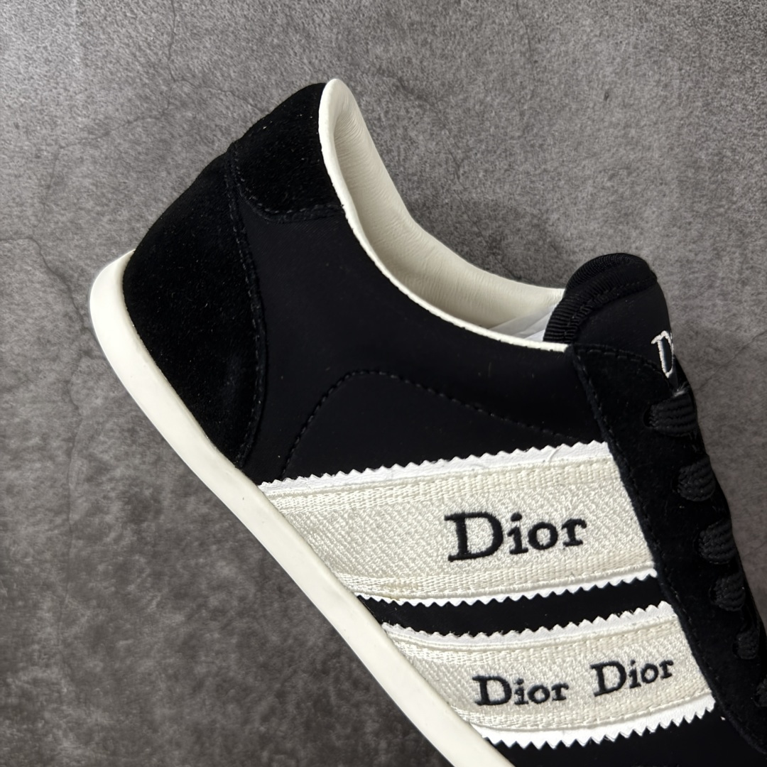 图片[7]-【广东纯原版】Dior Ribbon 德训鞋 经典复刻 多色可选 品牌标志性缎带印花，致敬经典J\’Adior设计，辨识度拉满 优质绒面牛皮革拼接面料，质感细腻，上脚柔软不磨脚 复古生胶防滑鞋底，兼顾舒适与实用性，日常通勤/出游轻松驾驭 粉/白/黑/奶茶4种配色，适配甜妹/酷飒/温柔多种风格 尺码：35-40-选品中心