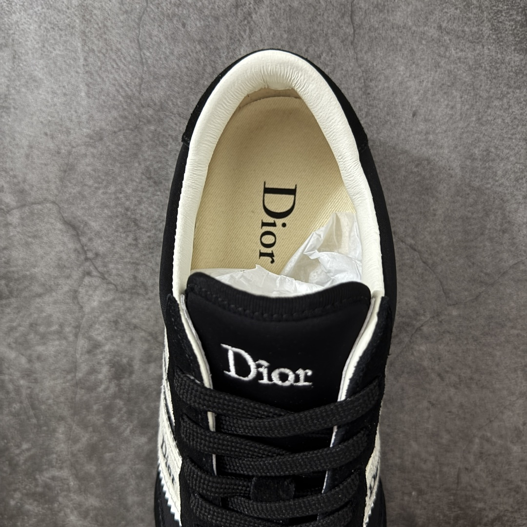 图片[8]-【广东纯原版】Dior Ribbon 德训鞋 经典复刻 多色可选 品牌标志性缎带印花，致敬经典J\’Adior设计，辨识度拉满 优质绒面牛皮革拼接面料，质感细腻，上脚柔软不磨脚 复古生胶防滑鞋底，兼顾舒适与实用性，日常通勤/出游轻松驾驭 粉/白/黑/奶茶4种配色，适配甜妹/酷飒/温柔多种风格 尺码：35-40-选品中心
