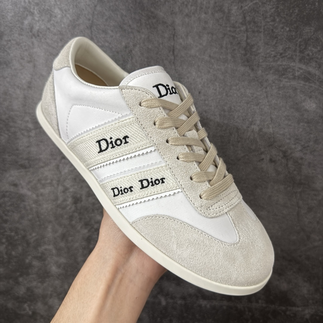 图片[3]-【广东纯原版】Dior Ribbon 德训鞋 经典复刻 多色可选 品牌标志性缎带印花，致敬经典J\’Adior设计，辨识度拉满 优质绒面牛皮革拼接面料，质感细腻，上脚柔软不磨脚 复古生胶防滑鞋底，兼顾舒适与实用性，日常通勤/出游轻松驾驭 粉/白/黑/奶茶4种配色，适配甜妹/酷飒/温柔多种风格 尺码：35-40-选品中心