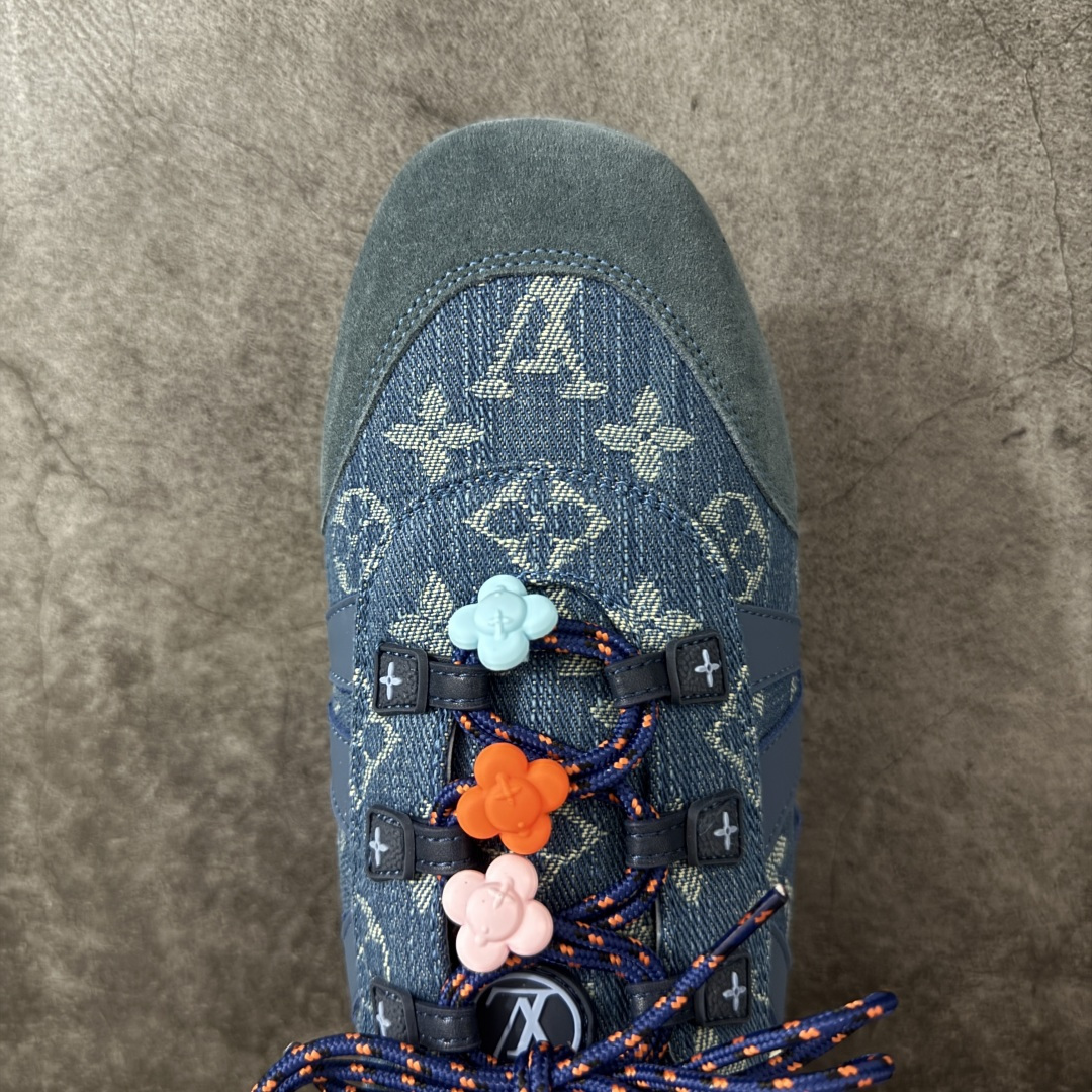 图片[5]-【广东纯原版】2026早春发布新款LOUIS VUITTON SneaKerina 德训鞋 芭蕾舞鞋 采用 Sacchetto 制鞋工艺，赋予柔韧鞋底与轻盈内部设计，适合日常休闲及精致造型。 sneakerina运动鞋惊艳曝光 设计灵感源自芭蕾舞平底鞋 优雅与复古并存 整体低调又老钱 原版购入 独家开模 媲美原版头层小牛皮 鞋面系带设计，侧面印有 LV 标志，后跟处配有拉环。——这双鞋简直是优雅与松弛感的完美融合！💃 尺码：35-40-选品中心
