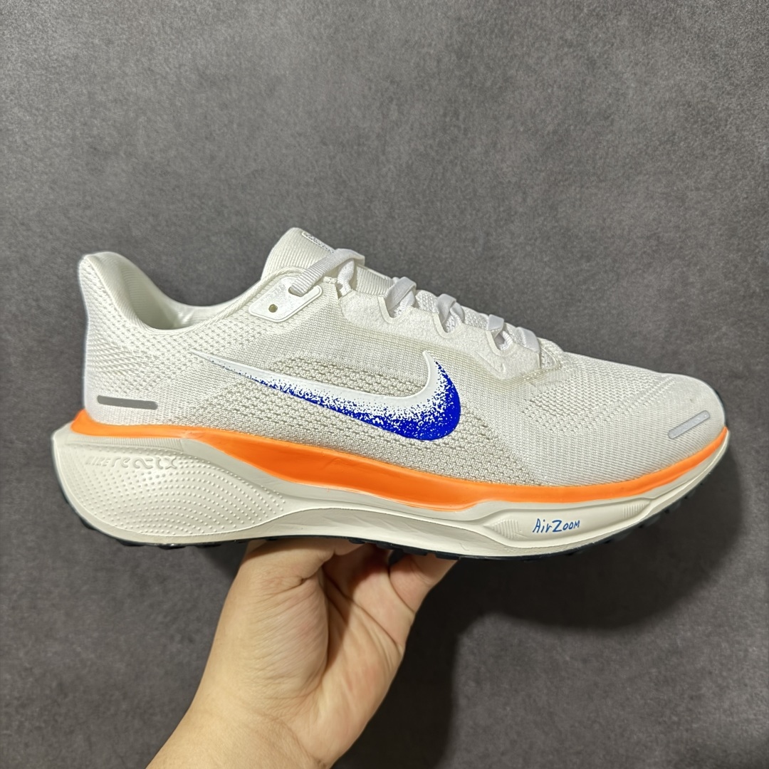 【原装公司级特价】Nk Zoom Pegasus 41 飞马41代 轻量减震透气休闲跑步鞋 正确细节还原 做工完美 区分市面其他版本 中底搭载前Zoom+全掌React配置 全部原鞋开发打造 所有细节全部同步原版 全新一代拥有 Zoom Air 一如既往的稳定感和流畅感 鞋面采用工程网眼设计 为特定高热区域营造出色透气性 进一步增加鞋面的穿孔数量 让足部能够快速散热 中足搭配 Flywire 飞线 在高速运动时营造舒适稳定的贴合感 内置Zoon气垫加持 动力十足！ 货号：HV5975-102 尺码：36 36.5 37.5 38 38.5 39 40 40.5 41 42 42.5 43 44 44.5 45 46-选品中心