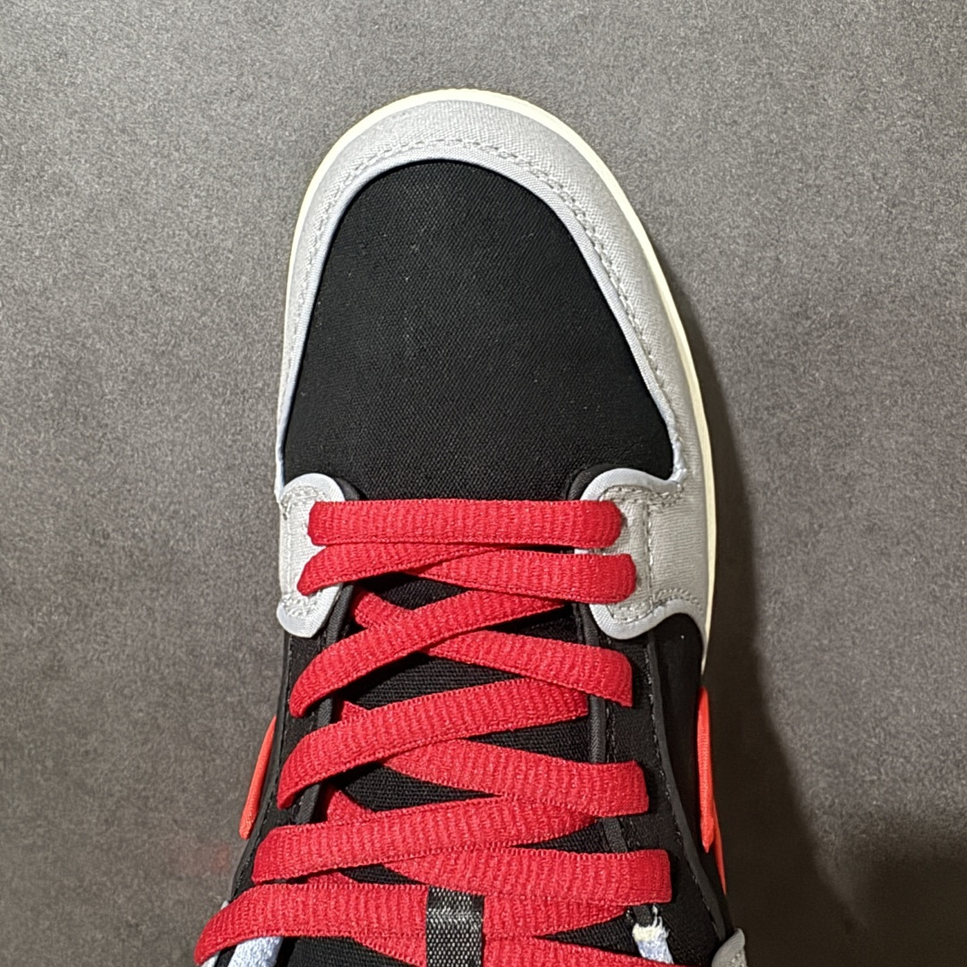 图片[5]-【定制版】Nike Dunk SB Low 耐克 SB 低帮 海岸晨雾5.0 黑灰红 男女同款 街头简约百搭耐磨低邦板鞋 该定制版球鞋选用原鞋款为Nike Dunk SB Low休闲耐磨轻便低帮板鞋黑灰色，设计灵感来源于街头涂鸦，配色复古经典；鞋身整体采用专属颜料重新喷涂，鞋面叠色部分采用DIY不规则工艺设计，会有轻微随机性。特殊原创设计图标涂鸦装饰，添加潮流元素效果喷涂点缀。 货号：FN5880-001 尺码：36 36.5 37.5 38 38.5 39 40 40.5 41 42 42.5 43 44 44.5 45 46-莆田鞋
