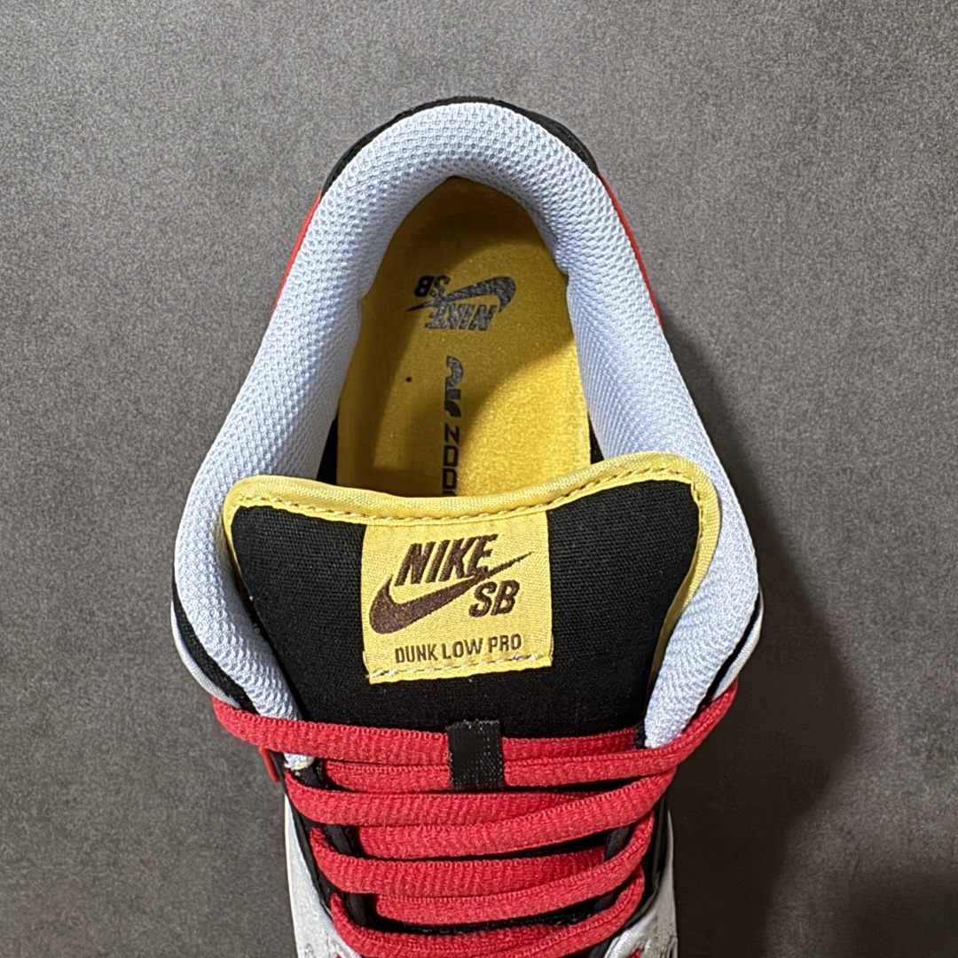图片[6]-【定制版】Nike Dunk SB Low 耐克 SB 低帮 海岸晨雾5.0 黑灰红 男女同款 街头简约百搭耐磨低邦板鞋 该定制版球鞋选用原鞋款为Nike Dunk SB Low休闲耐磨轻便低帮板鞋黑灰色，设计灵感来源于街头涂鸦，配色复古经典；鞋身整体采用专属颜料重新喷涂，鞋面叠色部分采用DIY不规则工艺设计，会有轻微随机性。特殊原创设计图标涂鸦装饰，添加潮流元素效果喷涂点缀。 货号：FN5880-001 尺码：36 36.5 37.5 38 38.5 39 40 40.5 41 42 42.5 43 44 44.5 45 46-莆田鞋