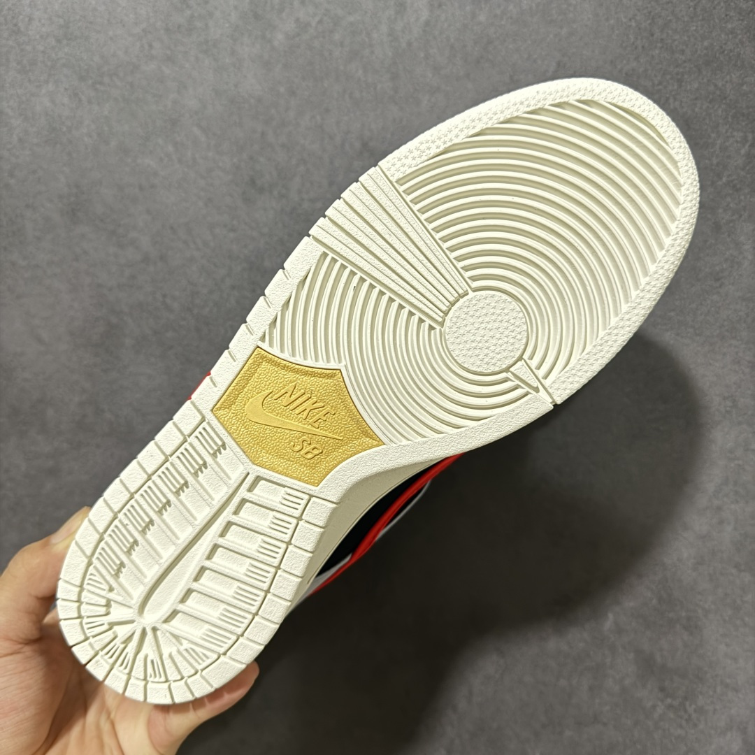 图片[9]-【定制版】Nike Dunk SB Low 耐克 SB 低帮 海岸晨雾5.0 黑灰红 男女同款 街头简约百搭耐磨低邦板鞋 该定制版球鞋选用原鞋款为Nike Dunk SB Low休闲耐磨轻便低帮板鞋黑灰色，设计灵感来源于街头涂鸦，配色复古经典；鞋身整体采用专属颜料重新喷涂，鞋面叠色部分采用DIY不规则工艺设计，会有轻微随机性。特殊原创设计图标涂鸦装饰，添加潮流元素效果喷涂点缀。 货号：FN5880-001 尺码：36 36.5 37.5 38 38.5 39 40 40.5 41 42 42.5 43 44 44.5 45 46-莆田鞋