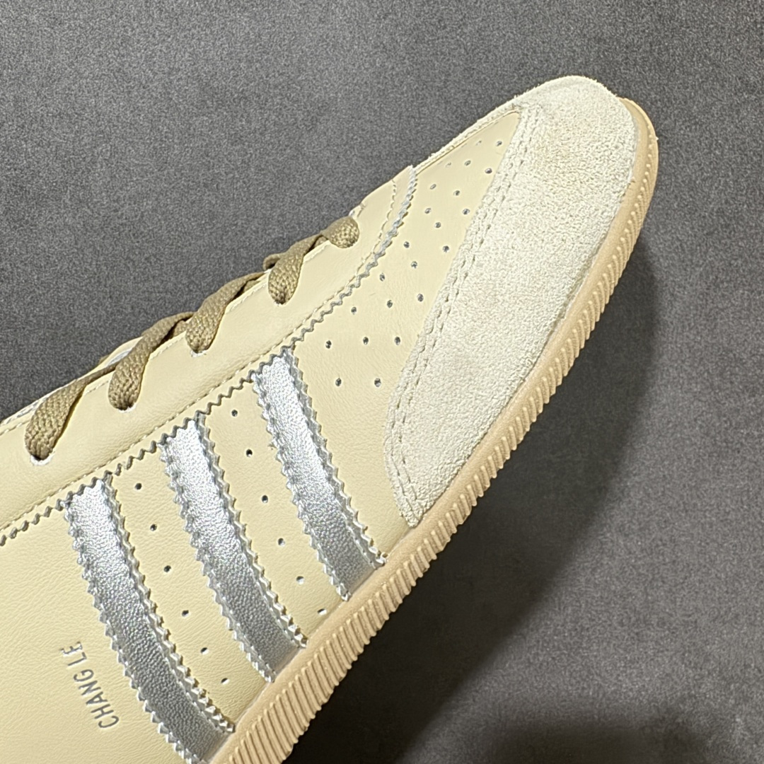 adidas originals JAPAN CHANGLE 休闲复古 德训鞋 男女同款 KJ3961 尺码 35.5 36 36.5 37.5 38 38.5 39 40 40.5 41 42 42.5 43 44 45 编码 LDSB220230-Top High Quatity Cheap Sneakers Fashion Clothing Clothes Bags handbags Shoes of all Brand wholesale With The best Quality And Beautiful Price from China Factory Chinese suppliers wholesaler seller adidas originals JAPAN CHANGLE 休闲复古 德训鞋 男女同款 KJ3961 尺码 35.5 36 36.5 37.5 38 38.5 39 40 40.5 41 42 42.5 43 44 45 编码 LDSB220230