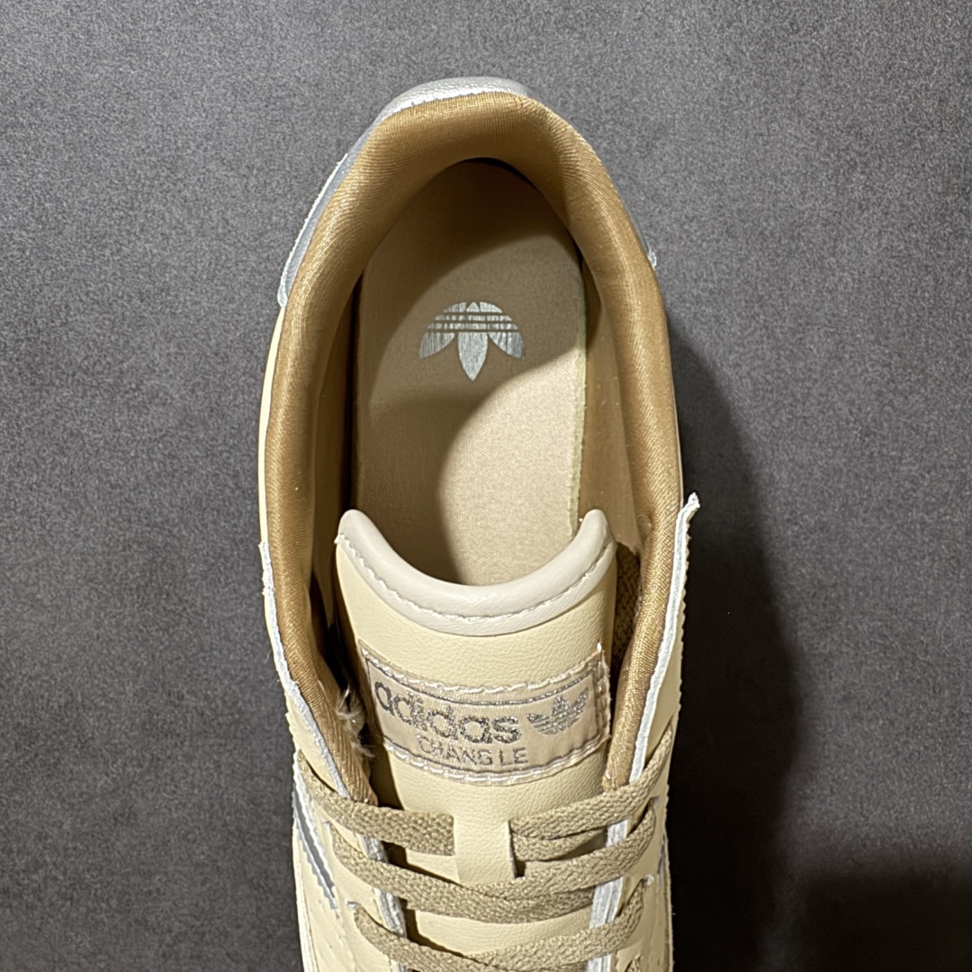 adidas originals JAPAN CHANGLE 休闲复古 德训鞋 男女同款 KJ3961 尺码 35.5 36 36.5 37.5 38 38.5 39 40 40.5 41 42 42.5 43 44 45 编码 LDSB220230-Top High Quatity Cheap Sneakers Fashion Clothing Clothes Bags handbags Shoes of all Brand wholesale With The best Quality And Beautiful Price from China Factory Chinese suppliers wholesaler seller adidas originals JAPAN CHANGLE 休闲复古 德训鞋 男女同款 KJ3961 尺码 35.5 36 36.5 37.5 38 38.5 39 40 40.5 41 42 42.5 43 44 45 编码 LDSB220230