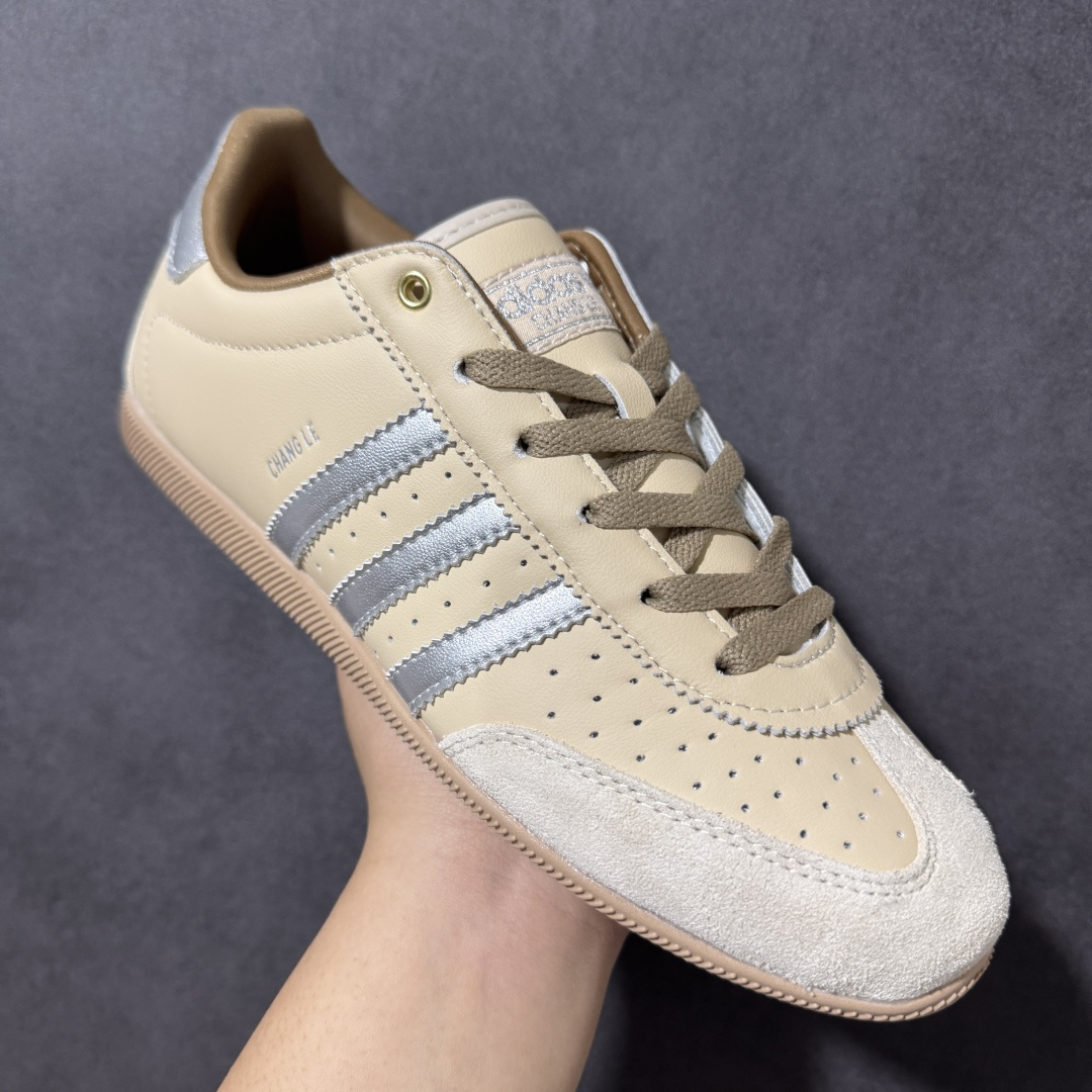 adidas originals JAPAN CHANGLE 休闲复古 德训鞋 男女同款 KJ3961 尺码 35.5 36 36.5 37.5 38 38.5 39 40 40.5 41 42 42.5 43 44 45 编码 LDSB220230-Top High Quatity Cheap Sneakers Fashion Clothing Clothes Bags handbags Shoes of all Brand wholesale With The best Quality And Beautiful Price from China Factory Chinese suppliers wholesaler seller adidas originals JAPAN CHANGLE 休闲复古 德训鞋 男女同款 KJ3961 尺码 35.5 36 36.5 37.5 38 38.5 39 40 40.5 41 42 42.5 43 44 45 编码 LDSB220230